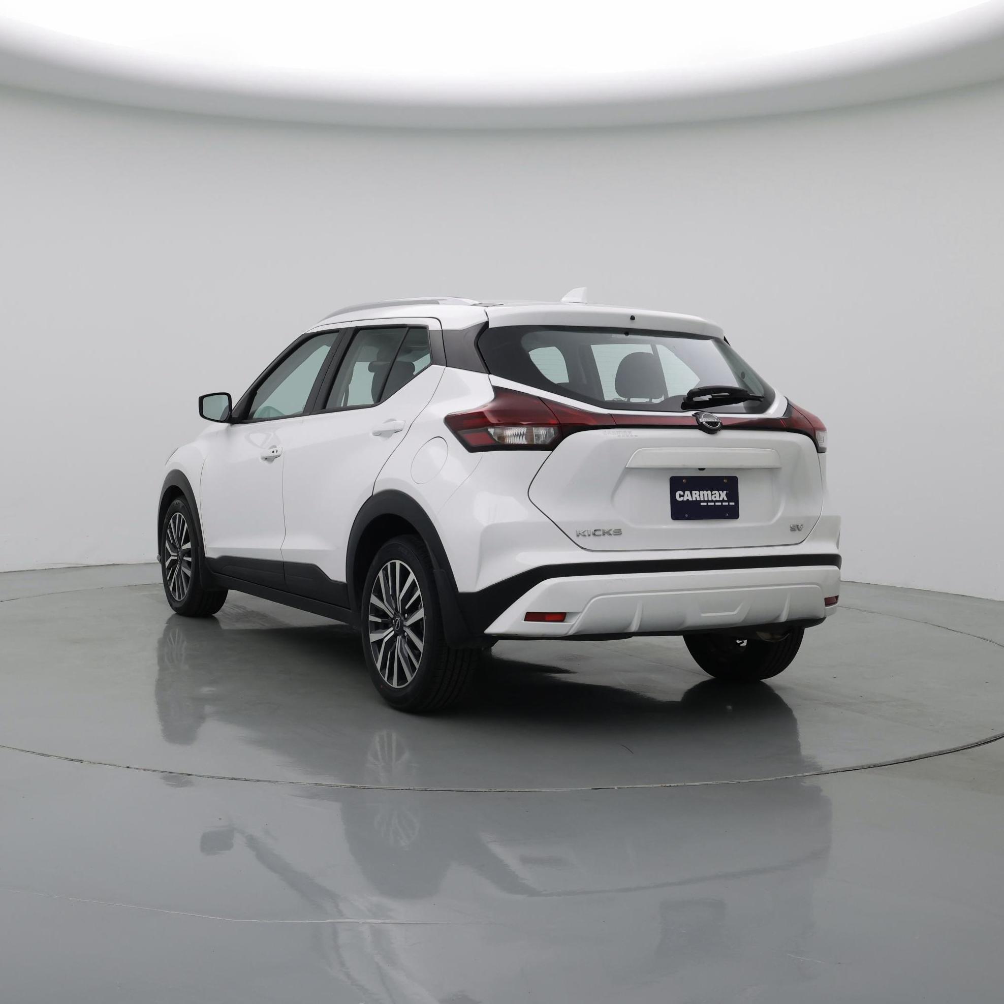 Thumbnail: 2023 Nissan Kicks - 2