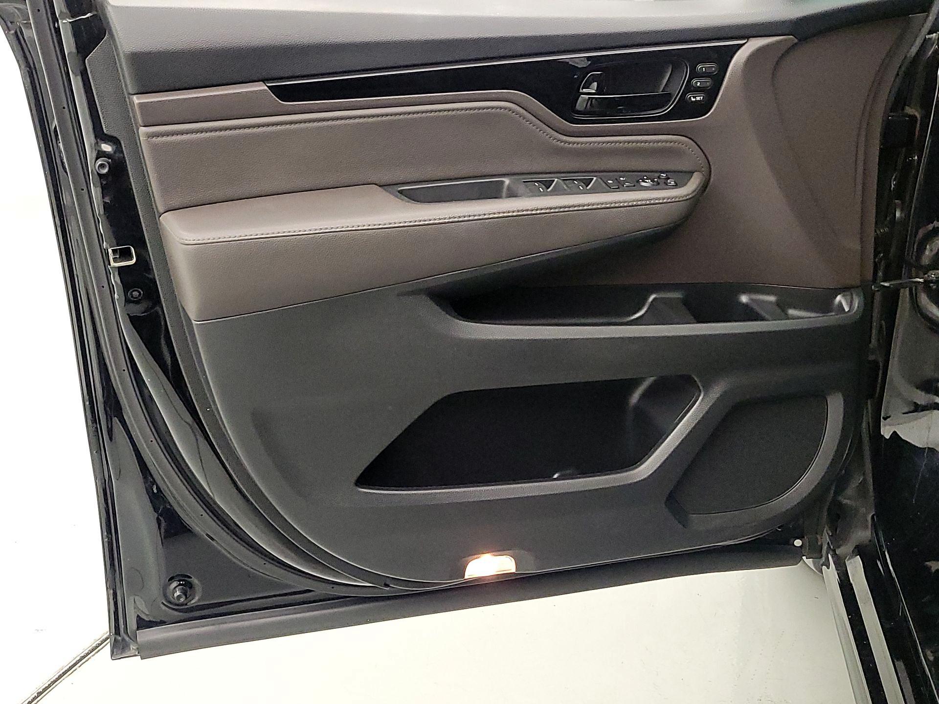 Thumbnail: 2018 Honda Odyssey - 12