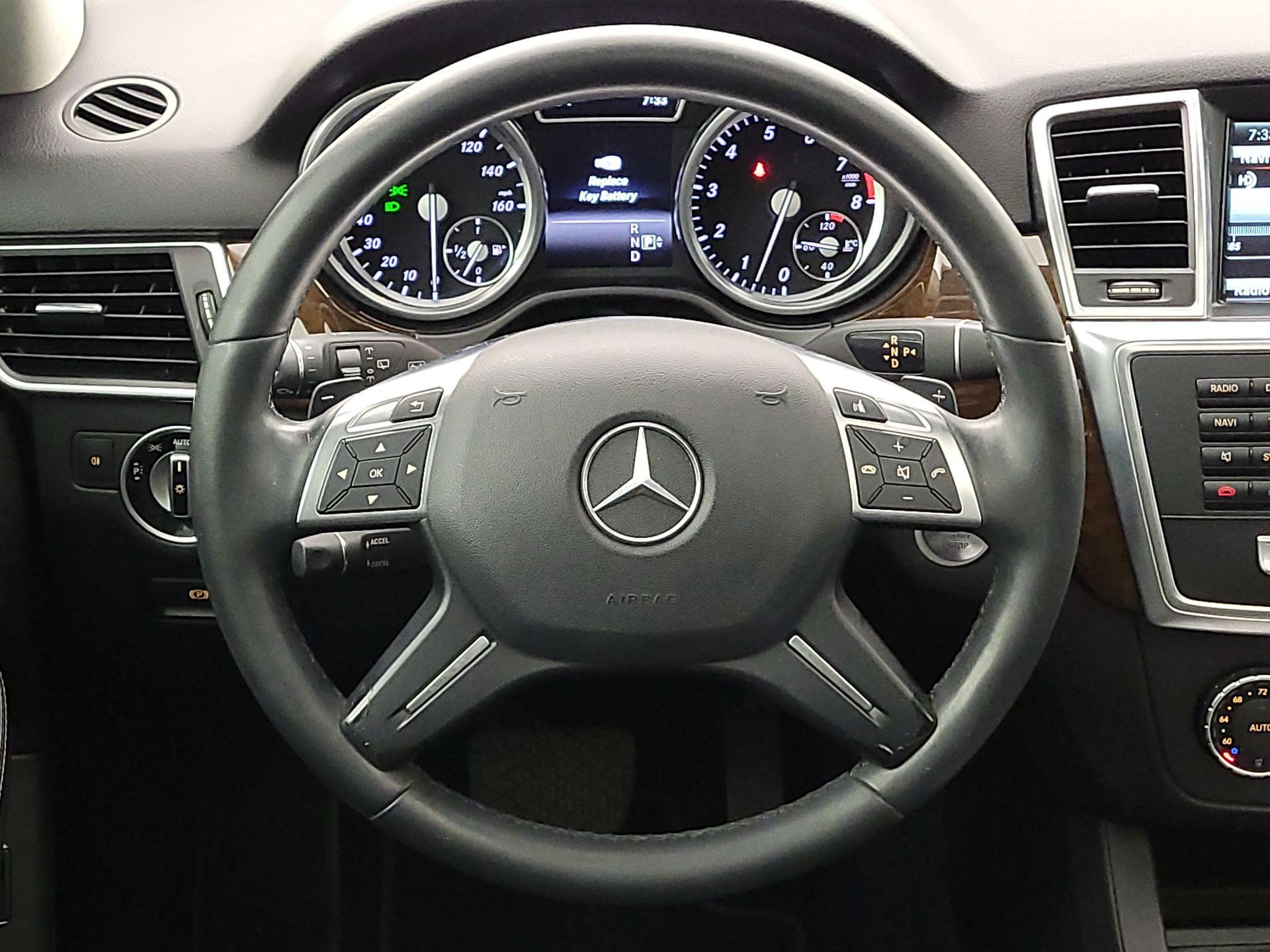 Thumbnail: 2015 Mercedes-Benz M-Class - 10