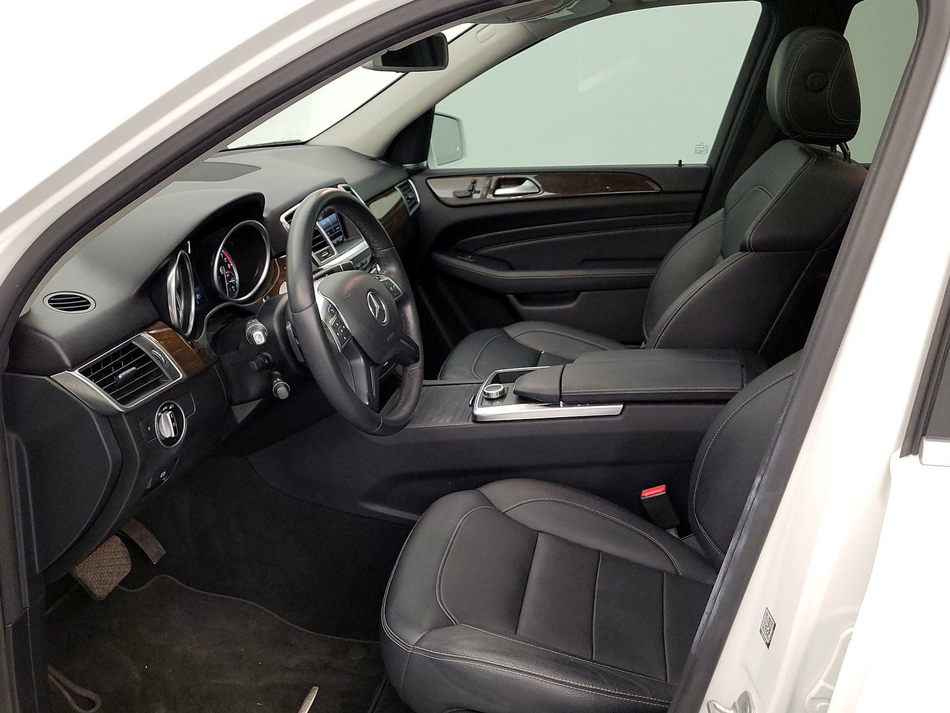 Thumbnail: 2015 Mercedes-Benz M-Class - 11