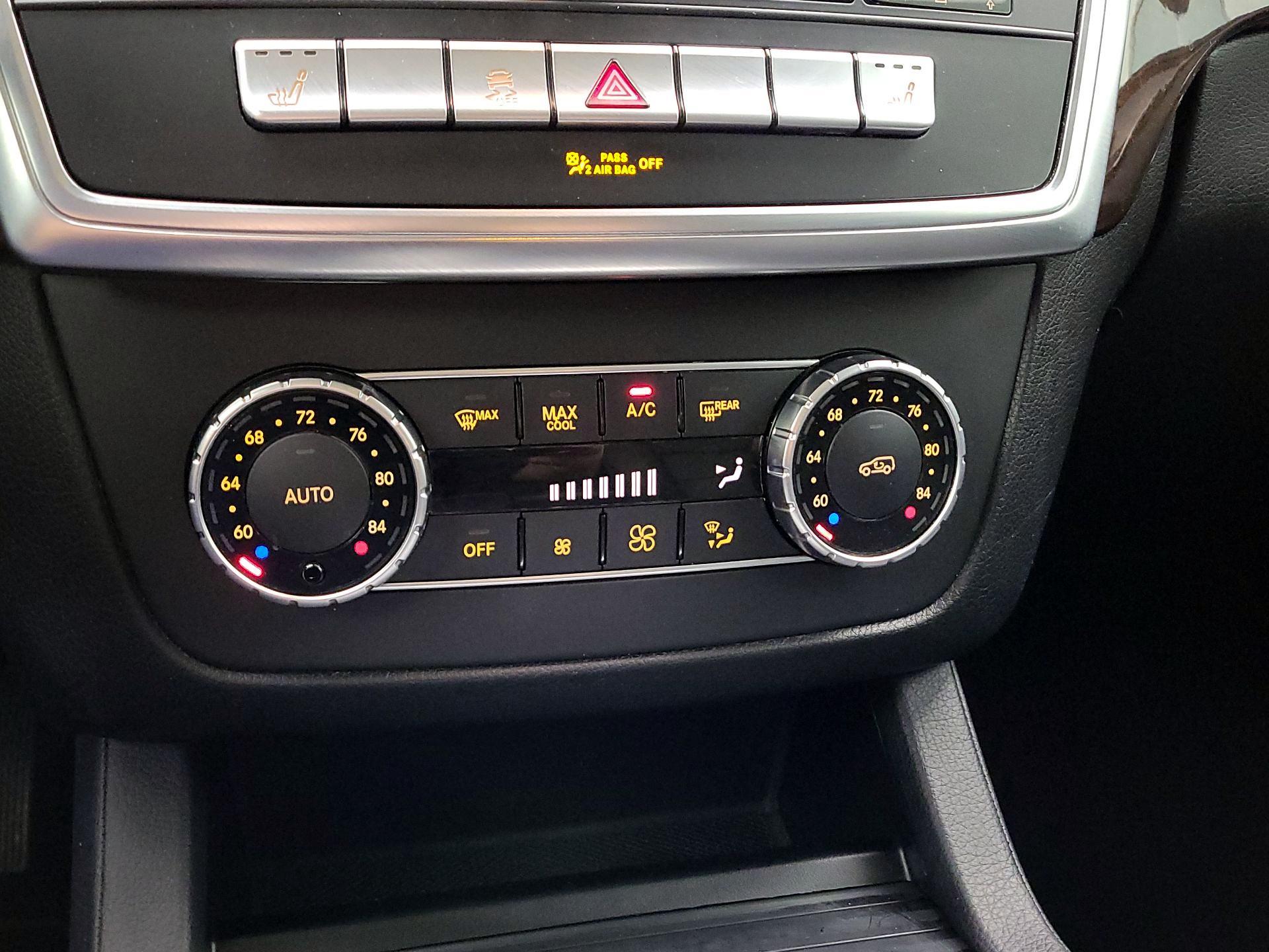 Thumbnail: 2015 Mercedes-Benz M-Class - 16