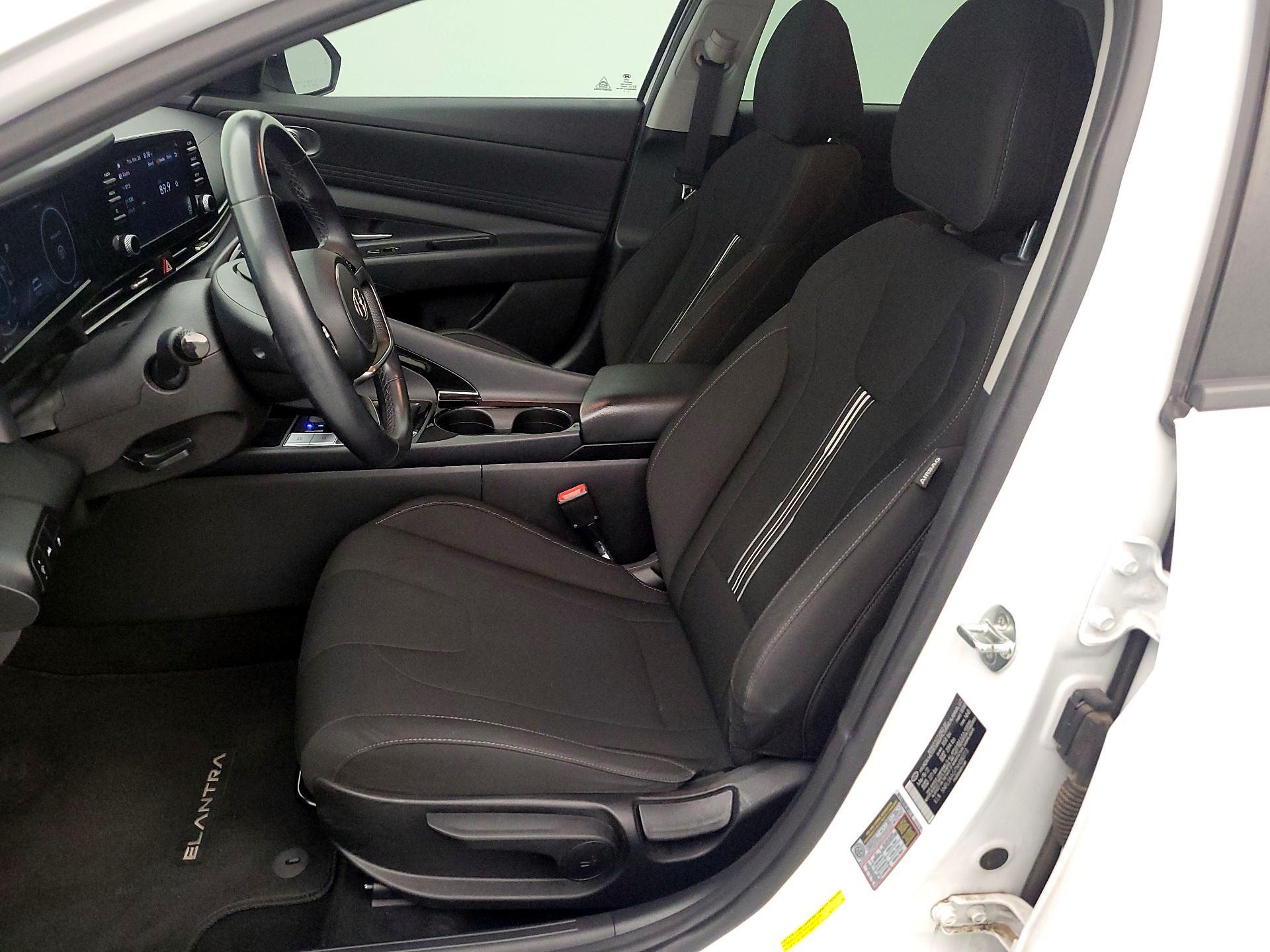 Thumbnail: 2022 Hyundai Elantra - 11