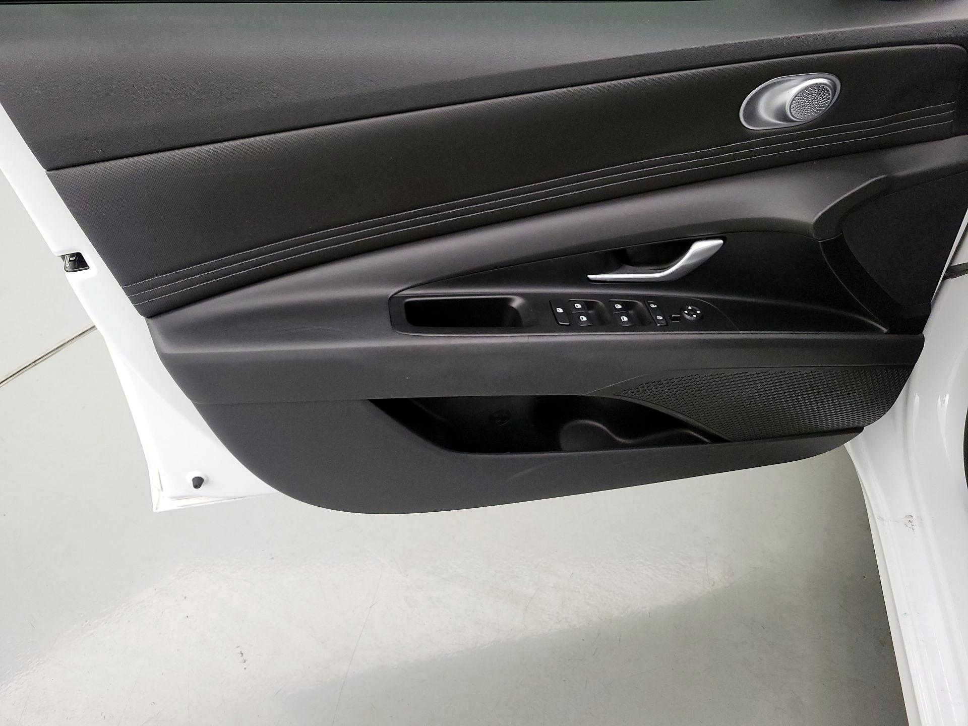 Thumbnail: 2022 Hyundai Elantra - 12