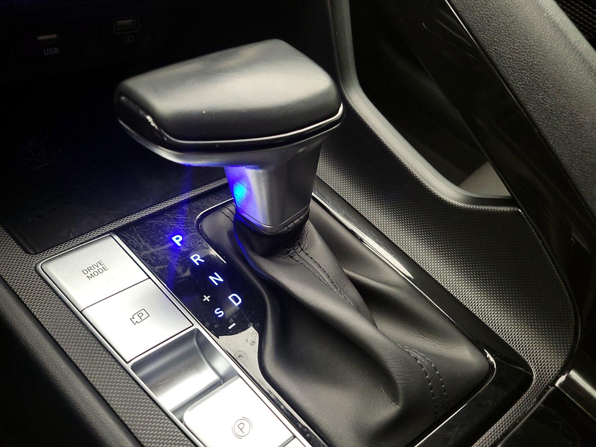 Thumbnail: 2022 Hyundai Elantra - 17