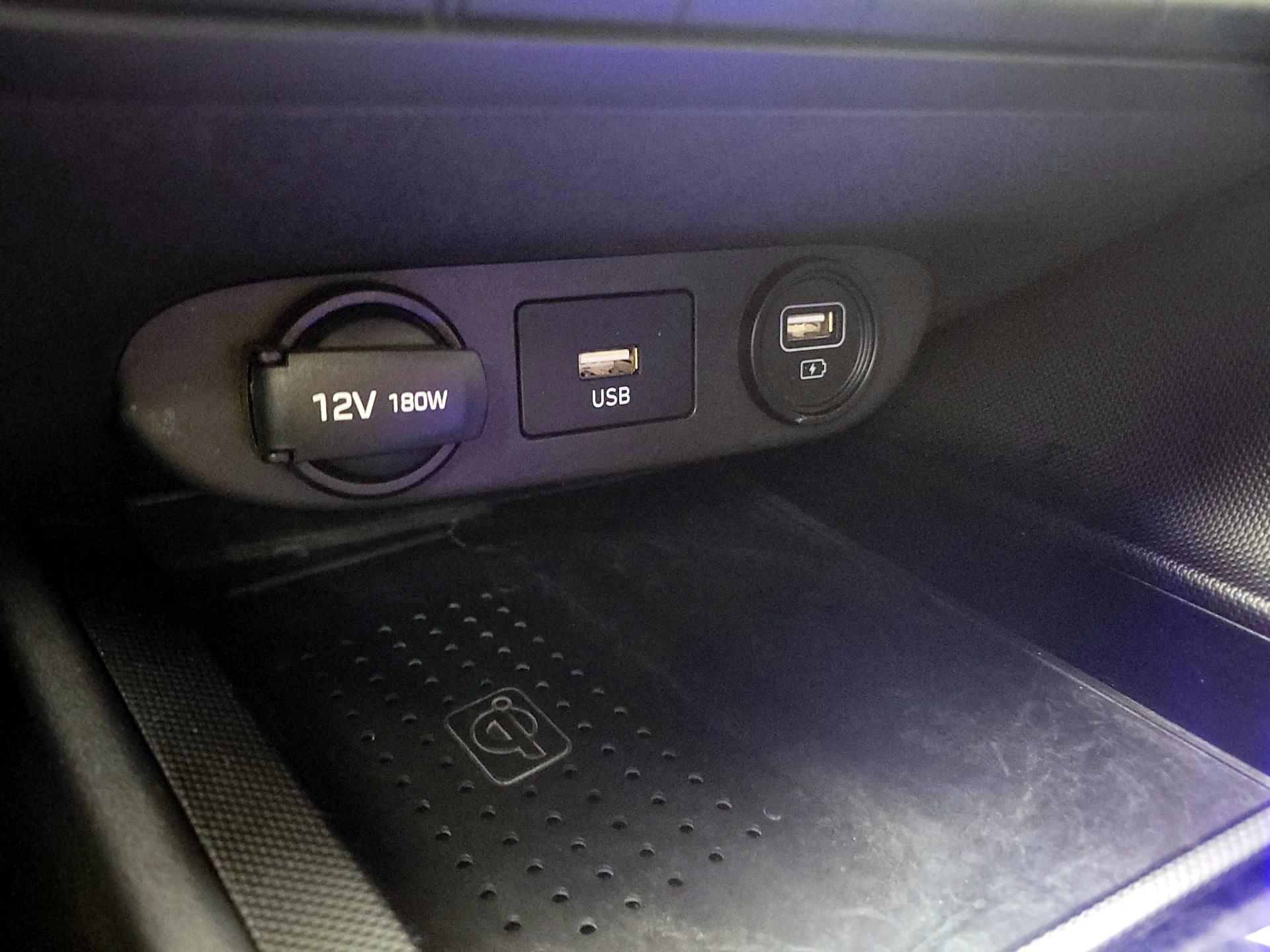 Thumbnail: 2022 Hyundai Elantra - 18