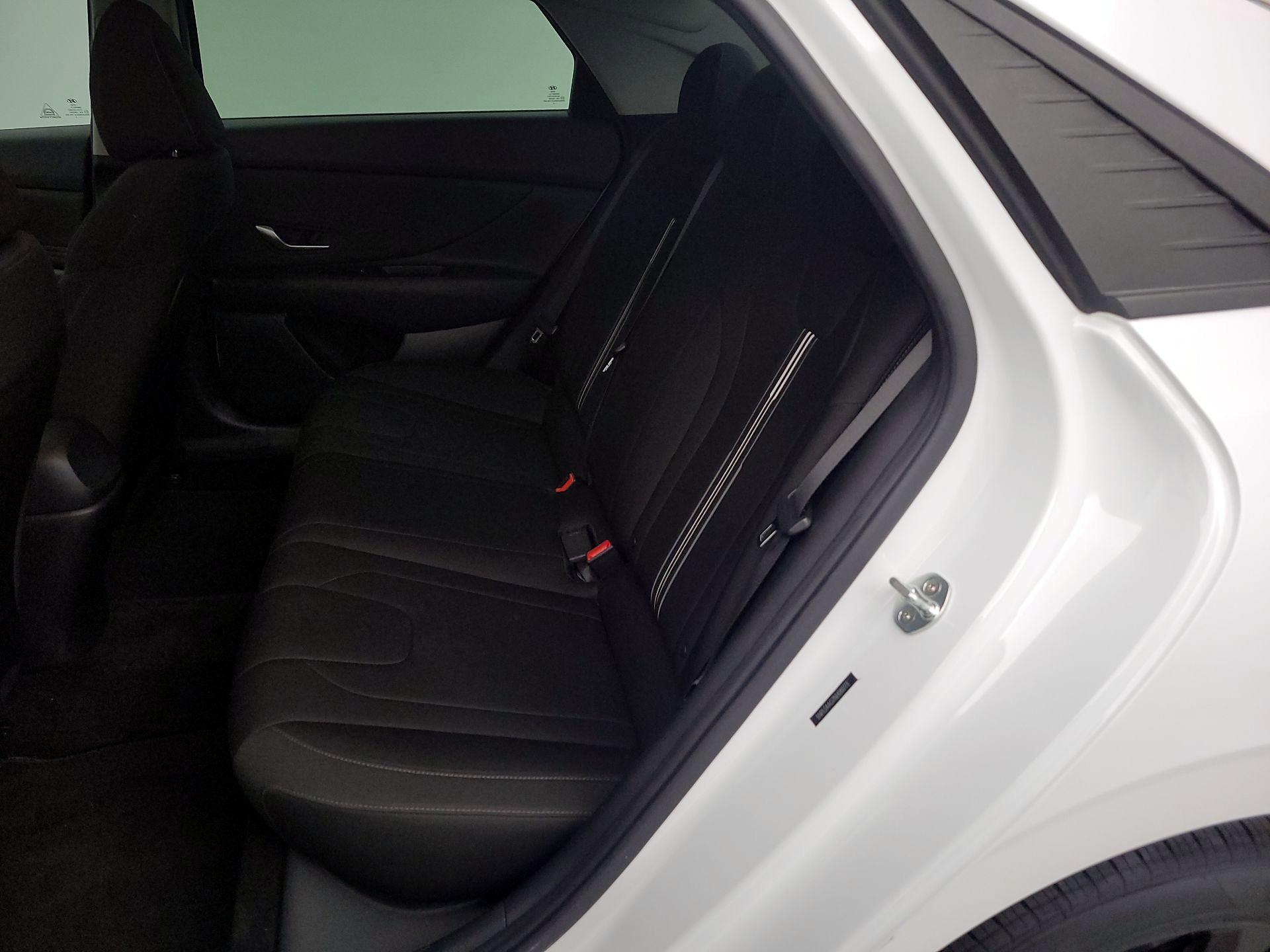 Thumbnail: 2022 Hyundai Elantra - 19