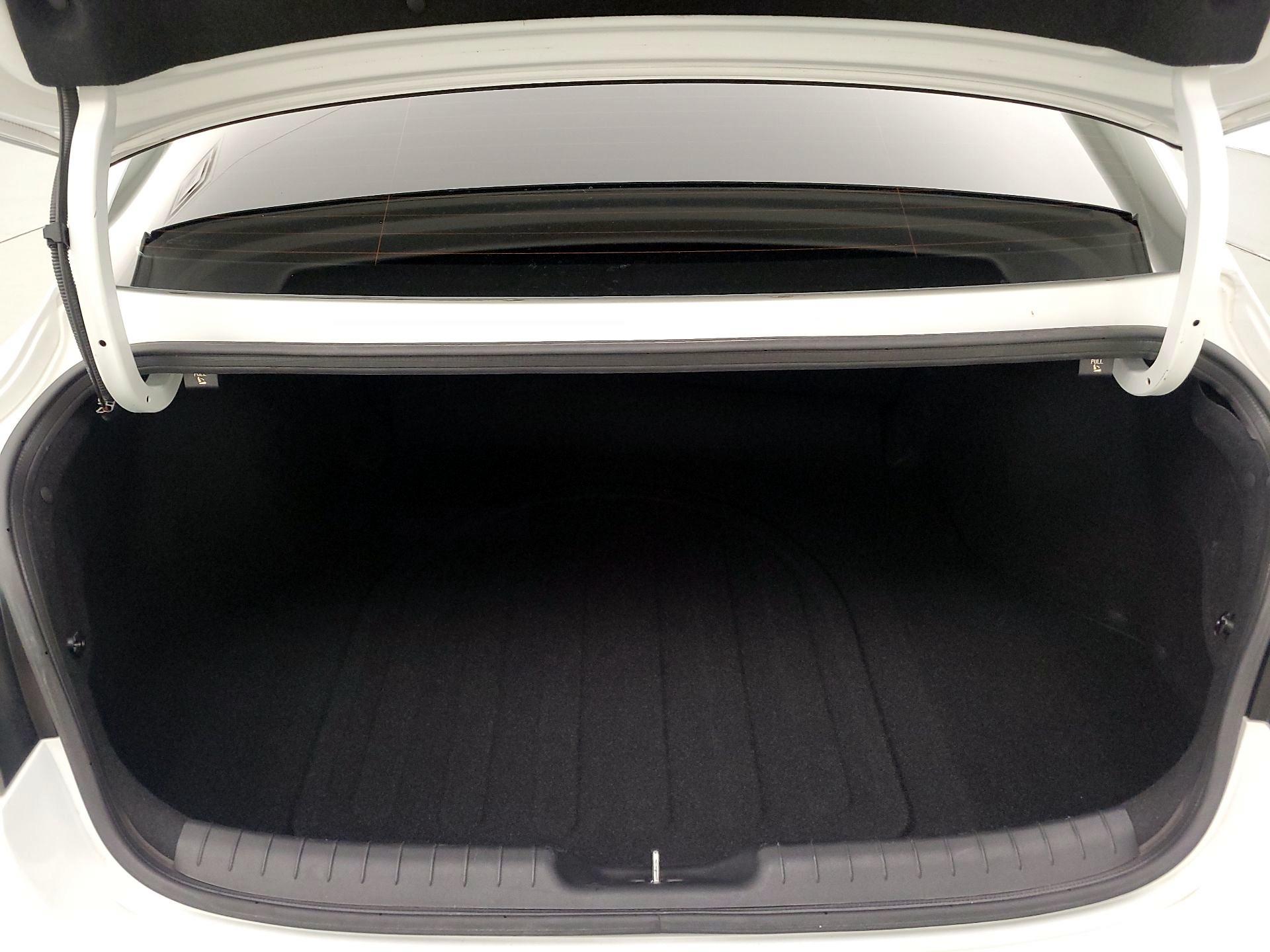 Thumbnail: 2022 Hyundai Elantra - 20