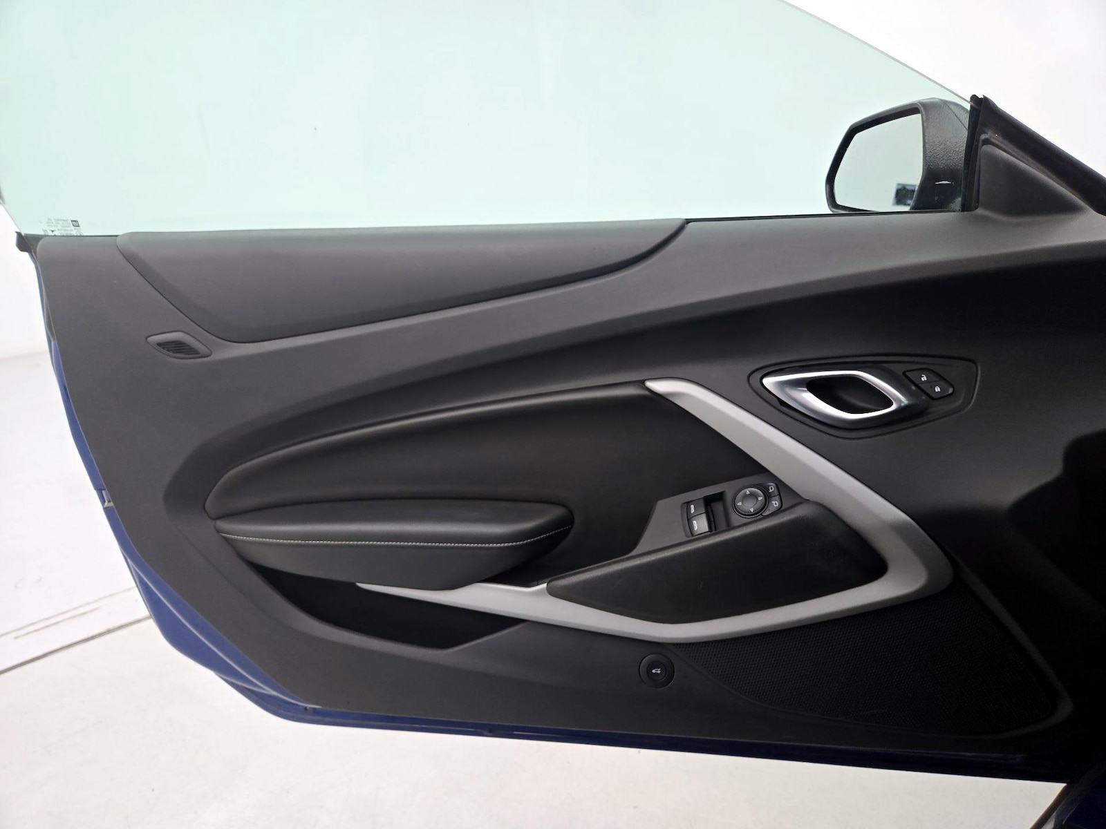 2022 Chevrolet Camaro 1LS - Photo 13