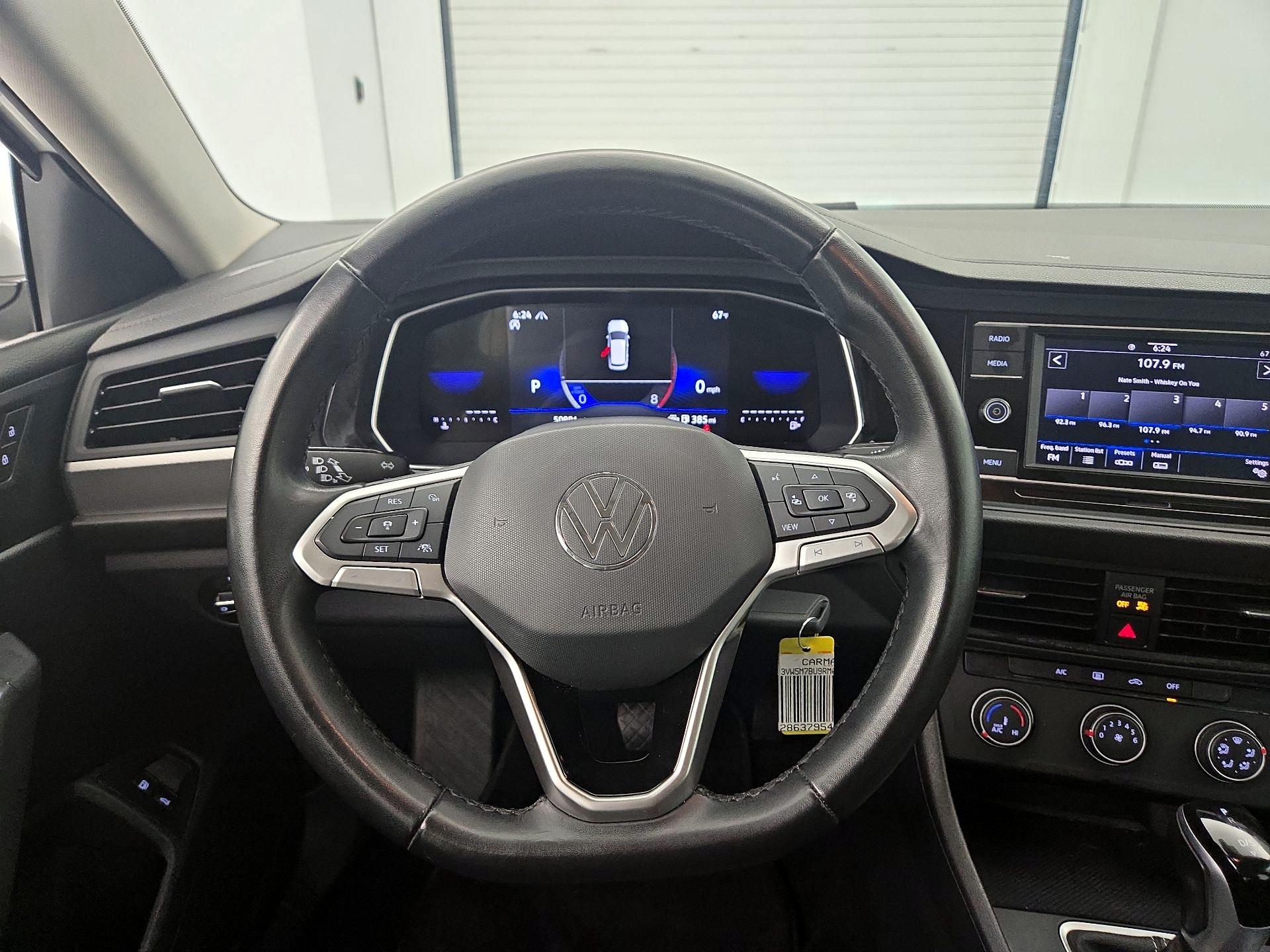 Thumbnail: 2024 Volkswagen Jetta - 10