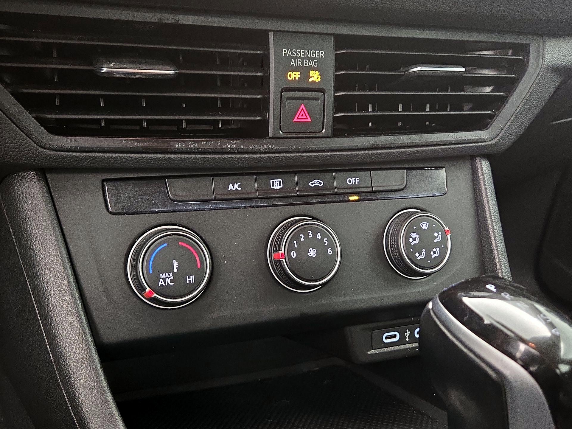 Thumbnail: 2024 Volkswagen Jetta - 16