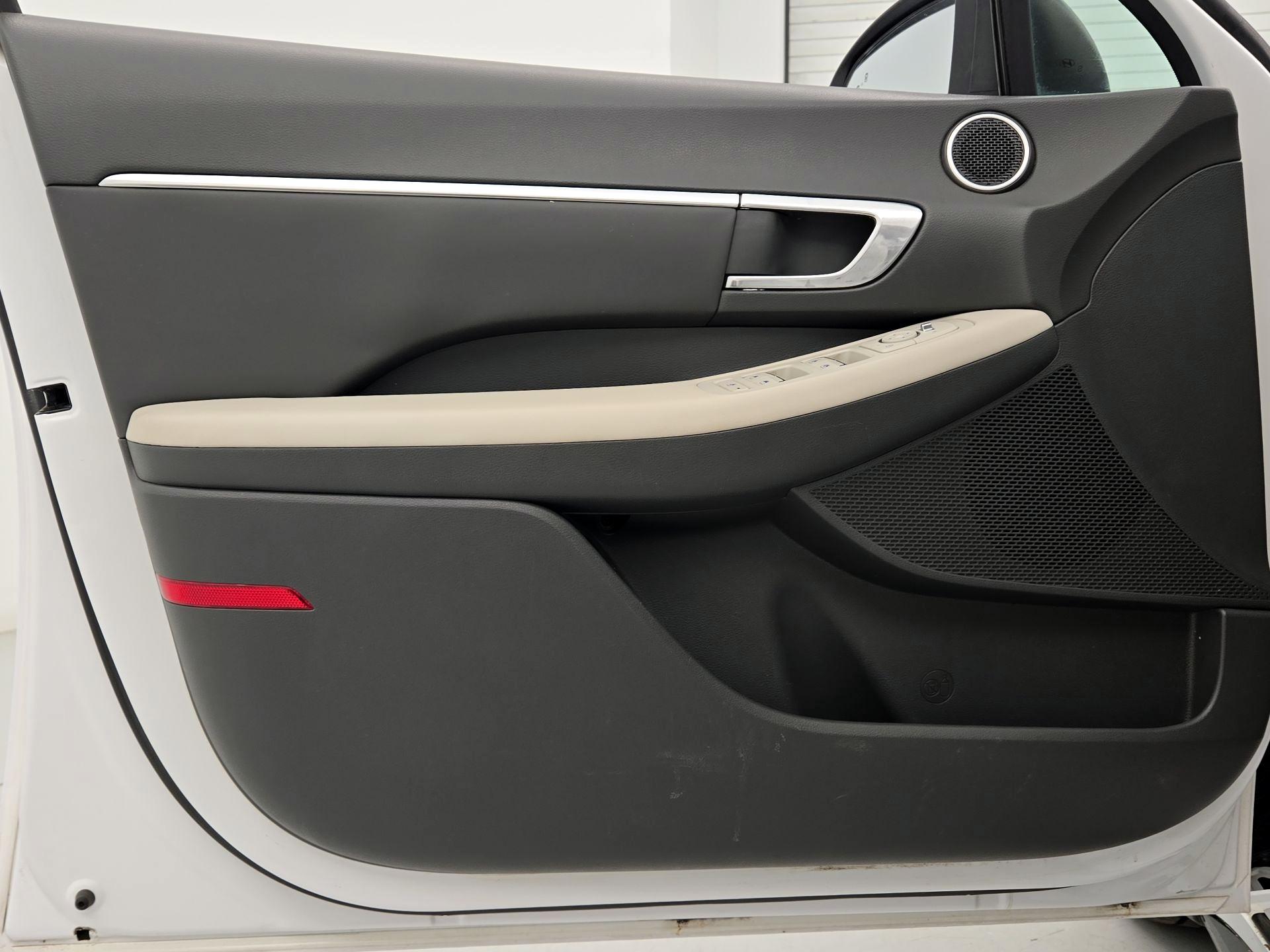 Thumbnail: 2023 Hyundai Sonata - 12