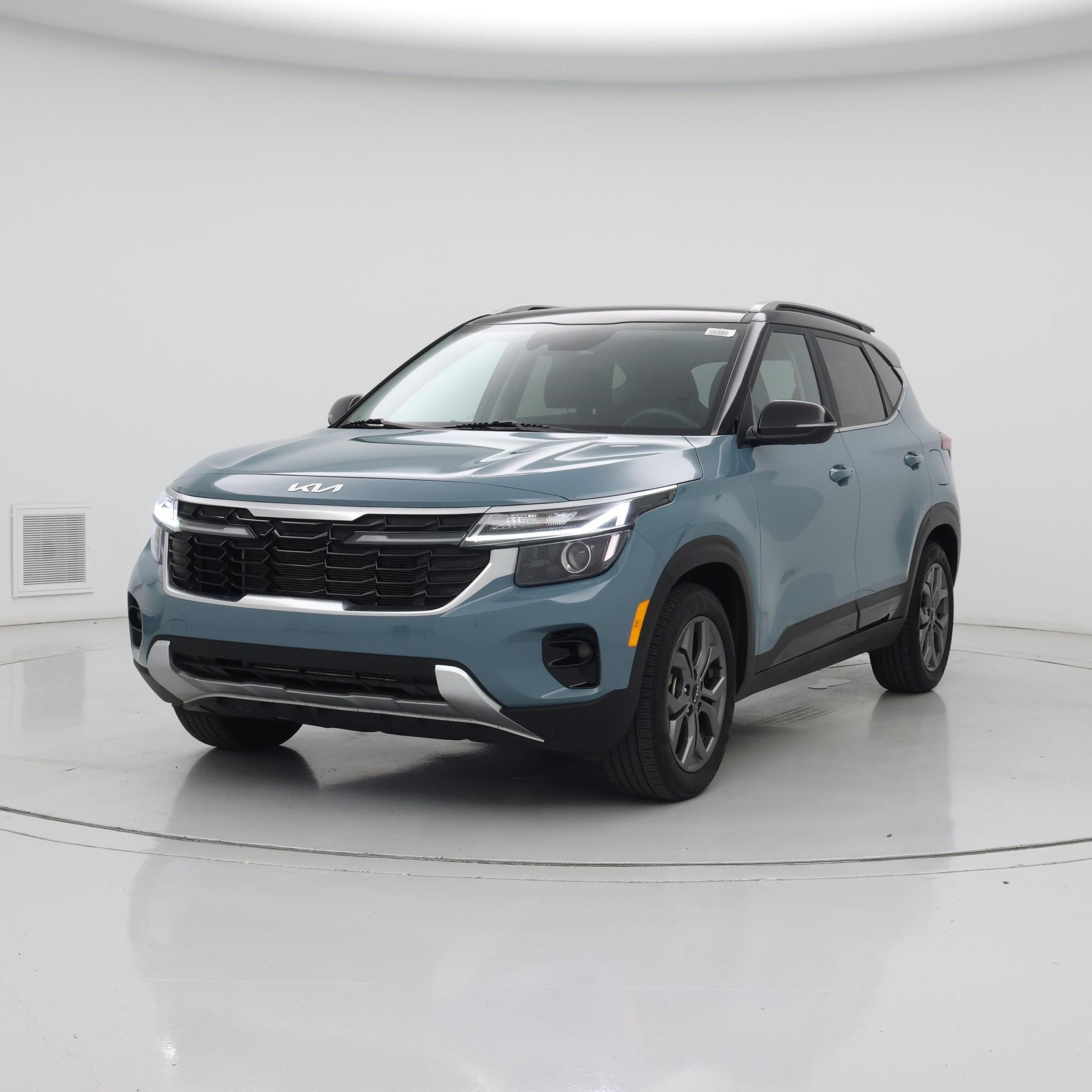 Thumbnail: 2024 Kia Seltos - 4