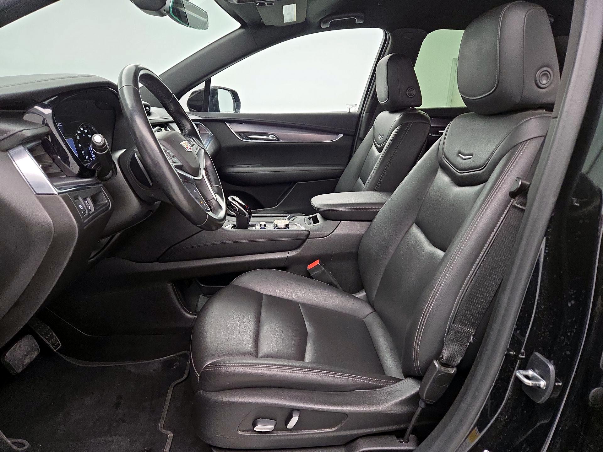 Thumbnail: 2021 Cadillac XT5 - 11