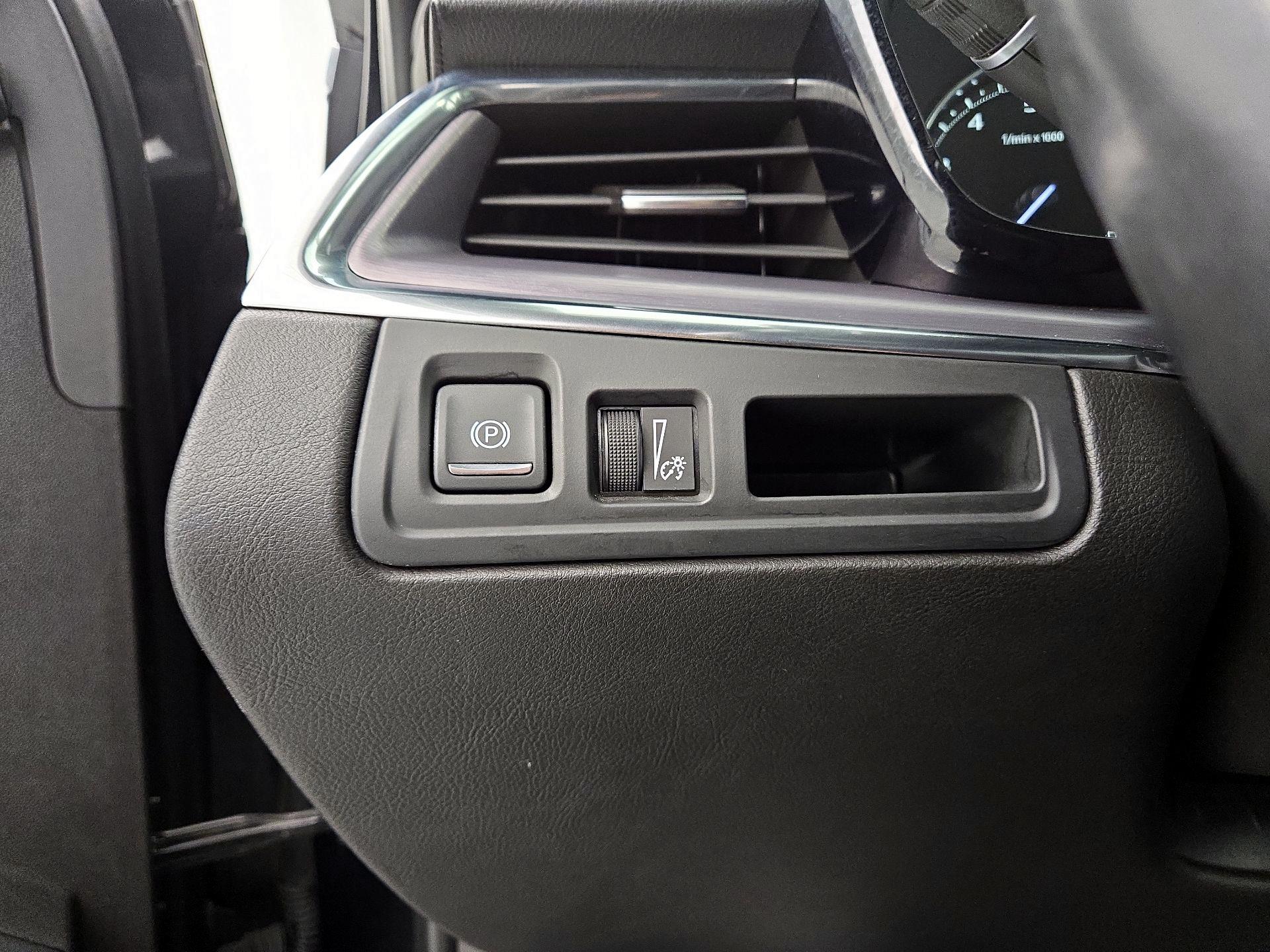 Thumbnail: 2021 Cadillac XT5 - 13
