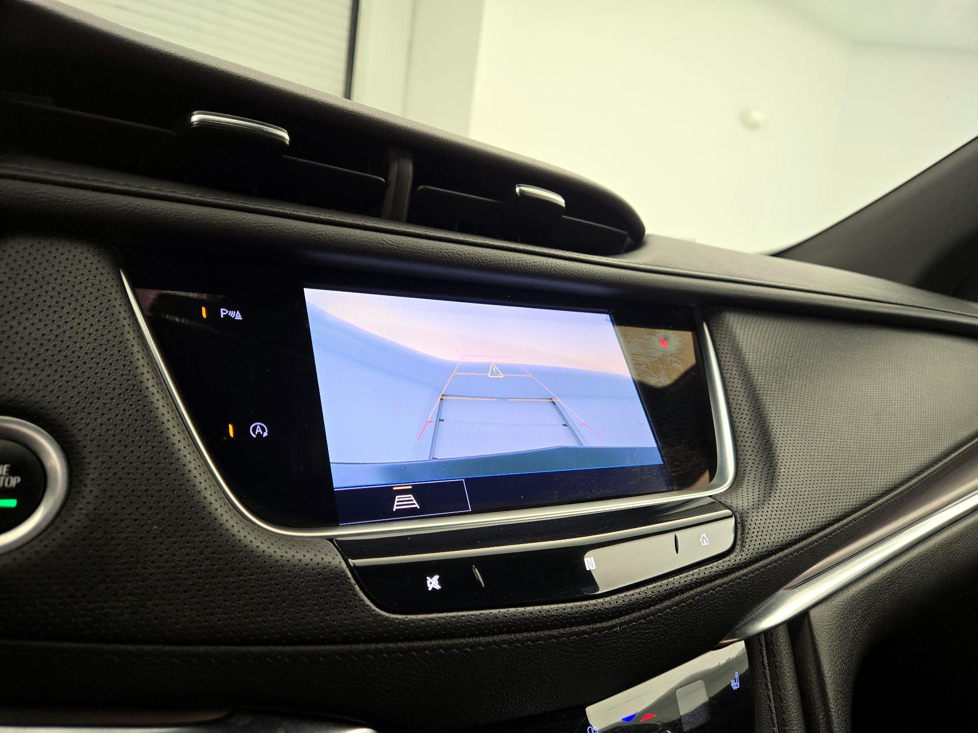 Thumbnail: 2021 Cadillac XT5 - 14
