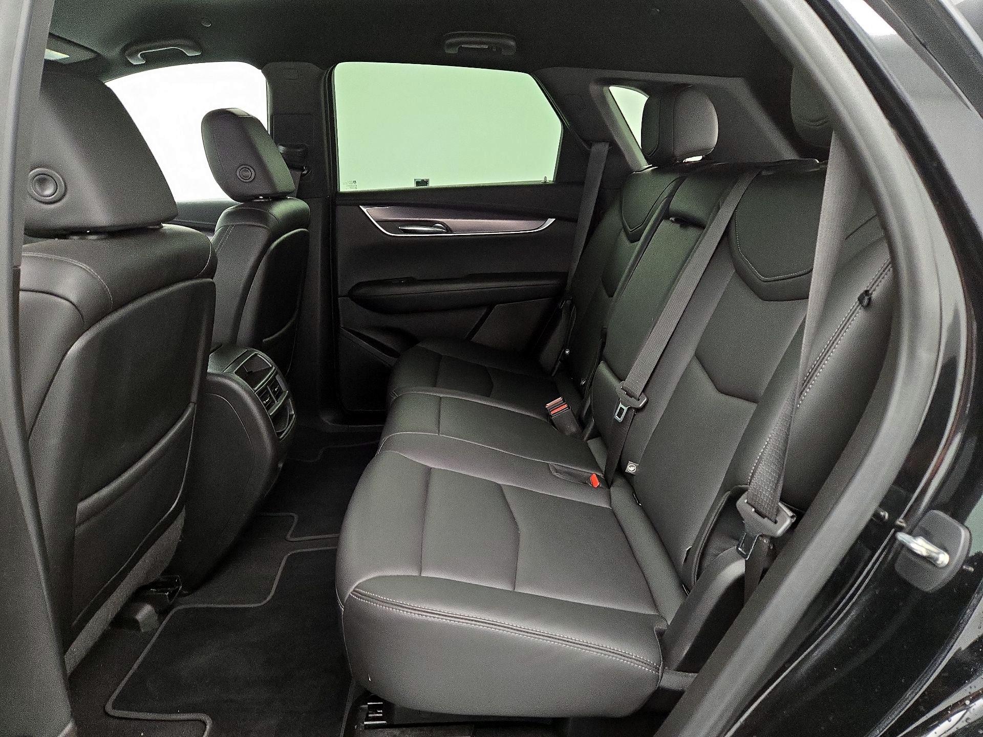Thumbnail: 2021 Cadillac XT5 - 19