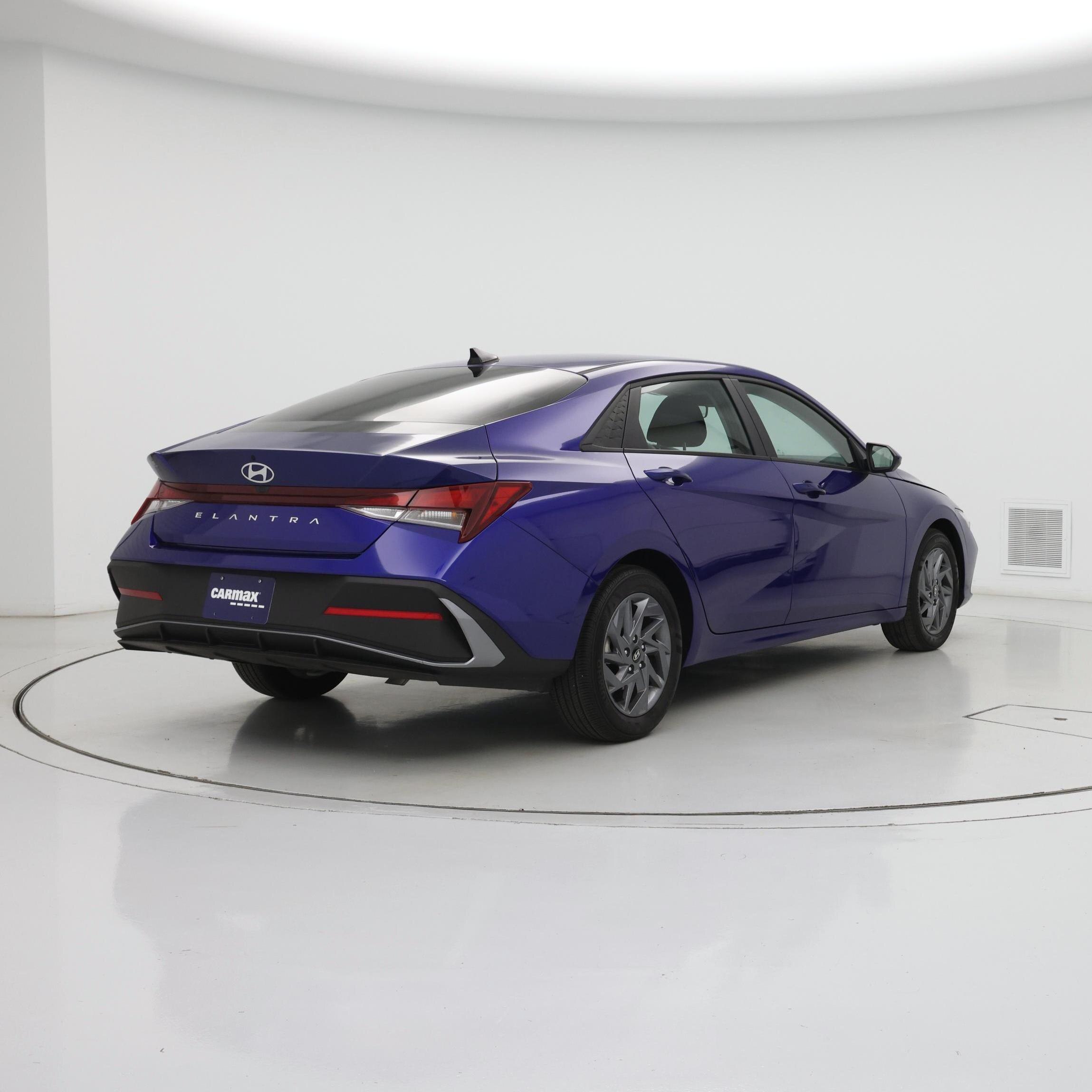 Thumbnail: 2024 Hyundai Elantra - 8