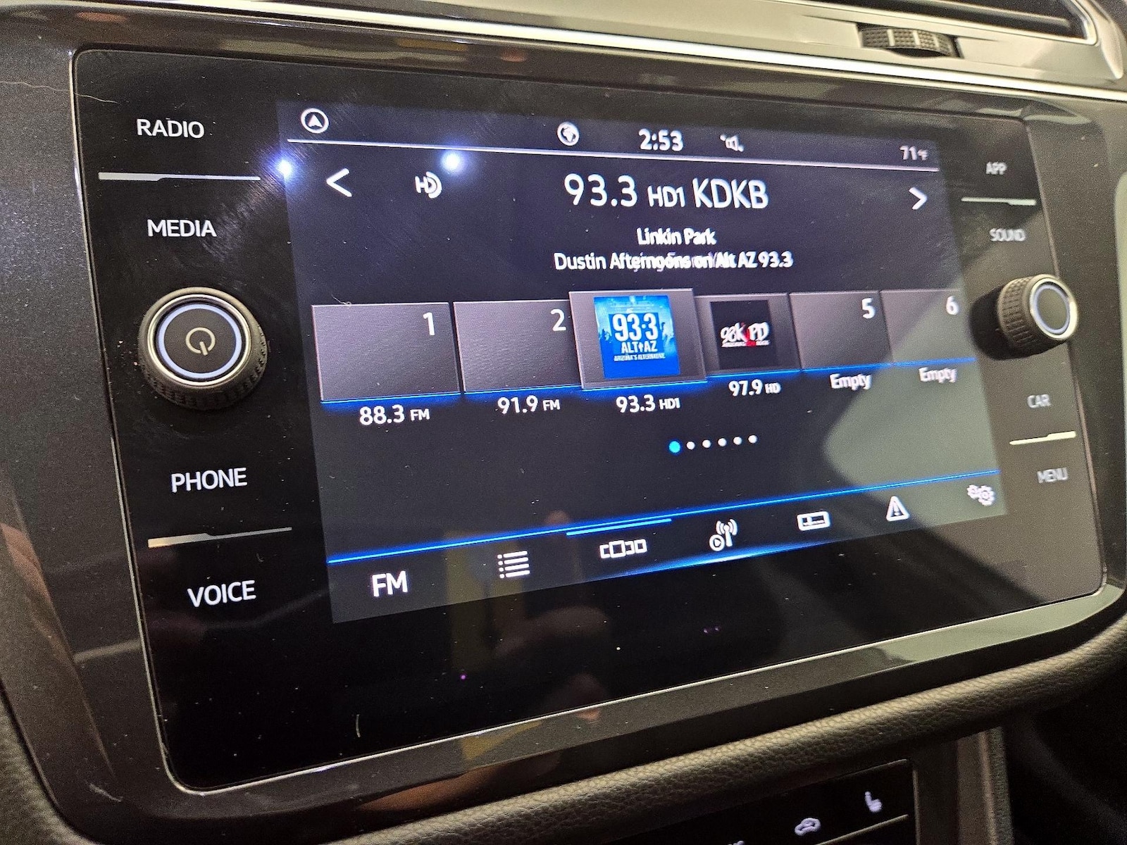 2023 Volkswagen Tiguan SE - Photo 16