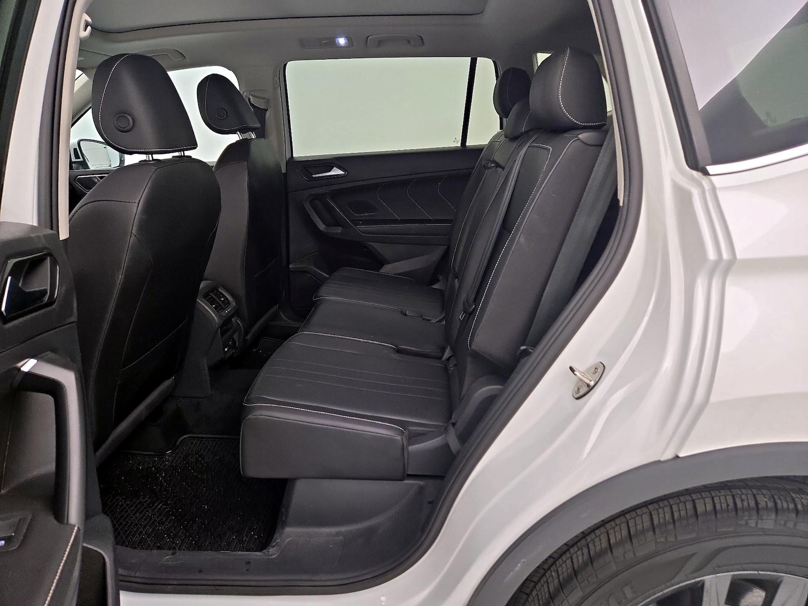 2023 Volkswagen Tiguan SE - Photo 21