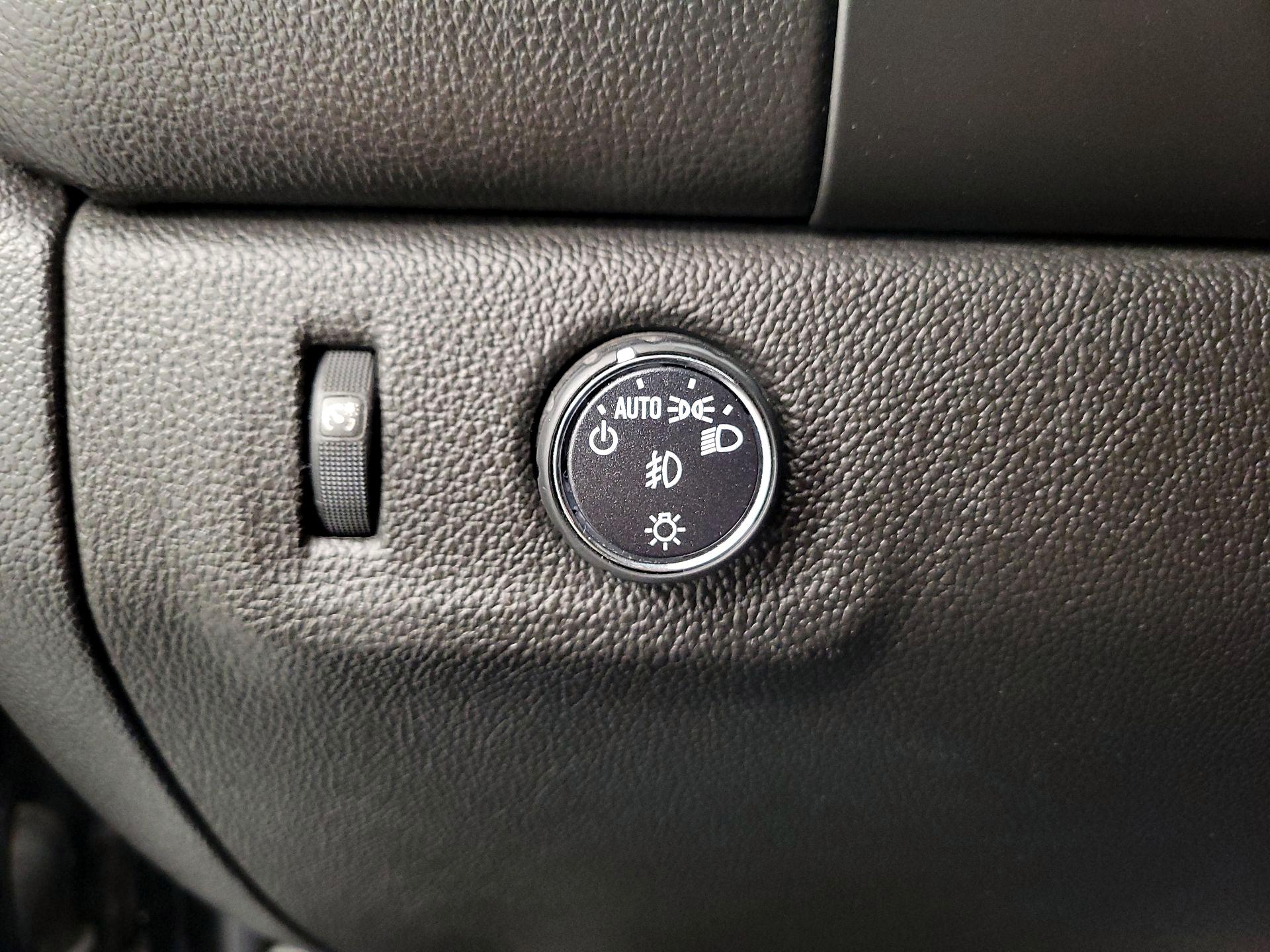 Thumbnail: 2016 GMC Canyon - 13