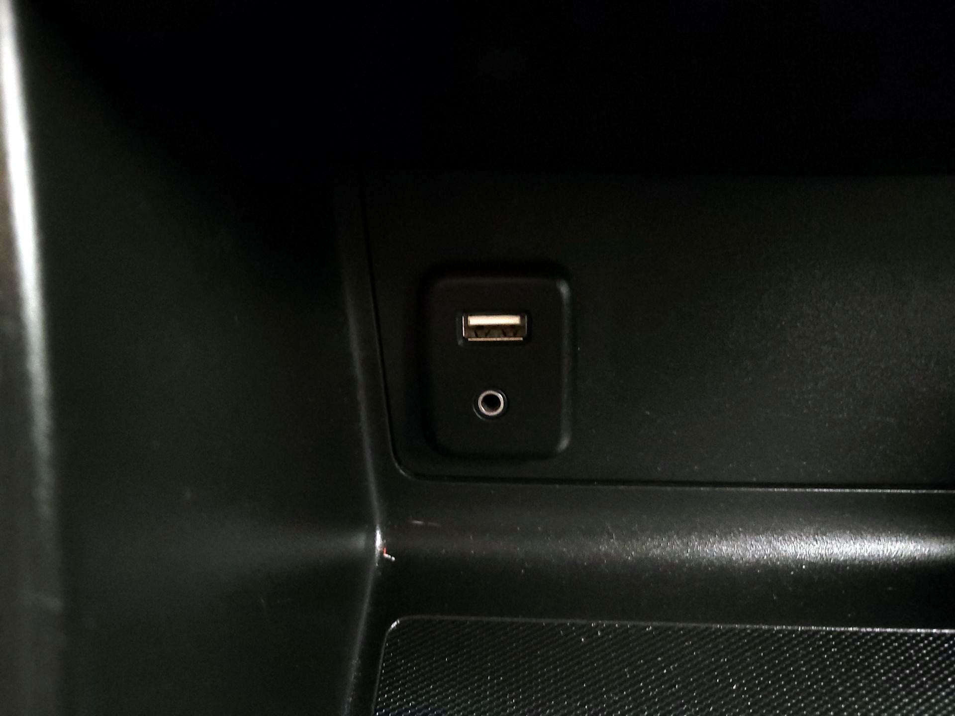 Thumbnail: 2016 GMC Canyon - 18