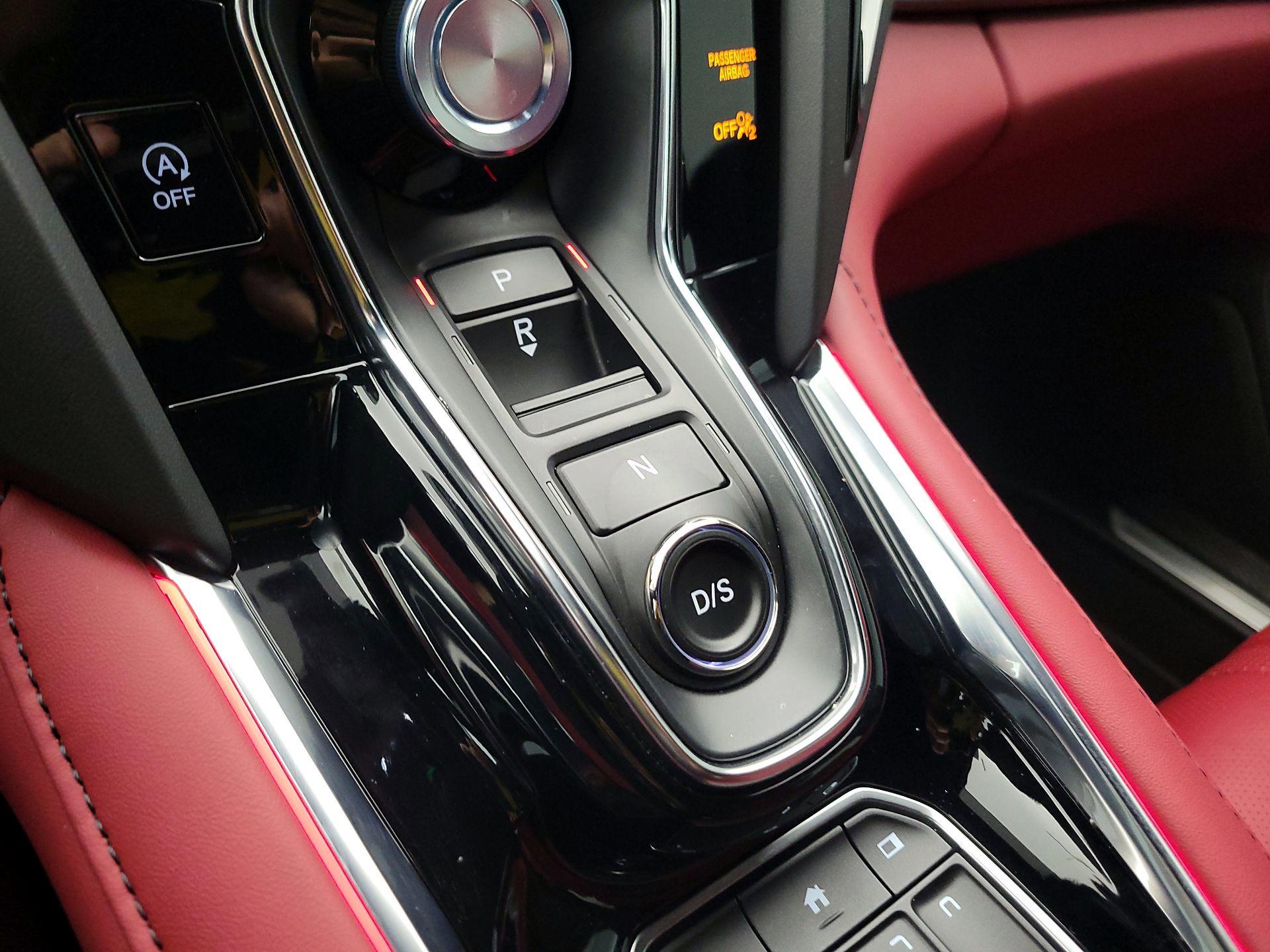 Thumbnail: 2025 Acura RDX - 18