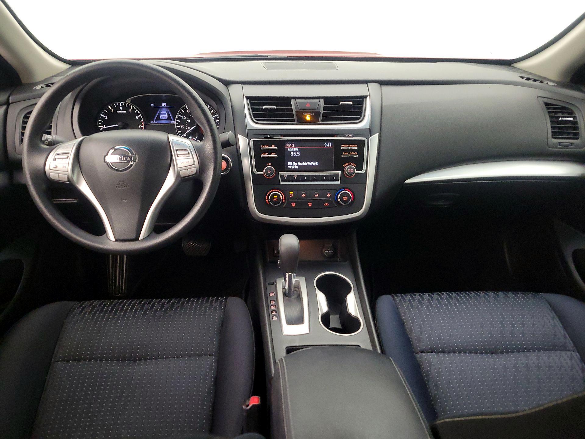 Thumbnail: 2016 Nissan Altima - 9