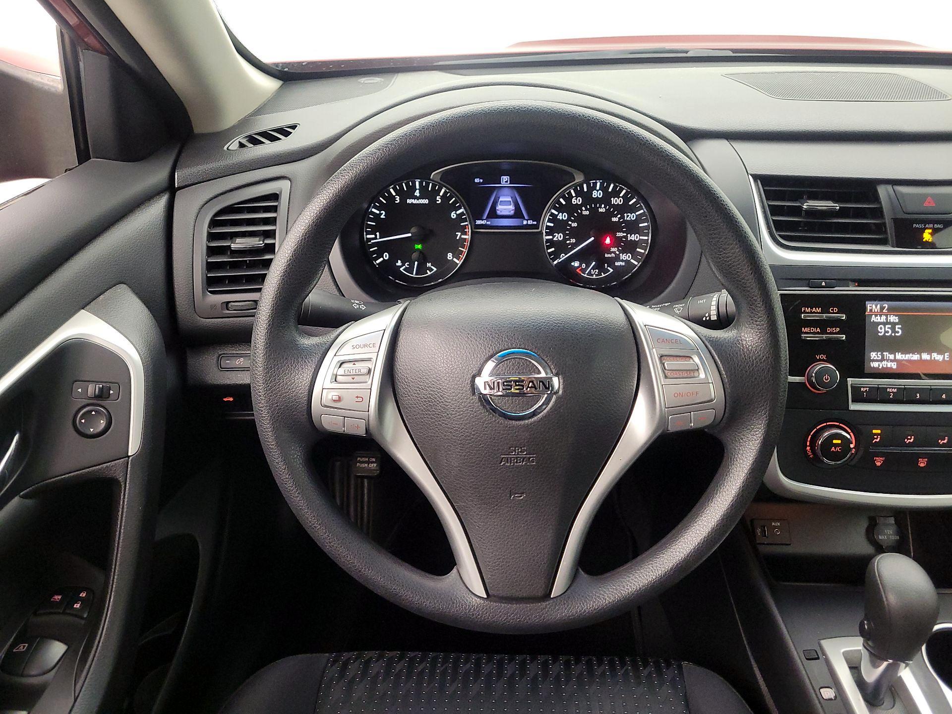 Thumbnail: 2016 Nissan Altima - 10