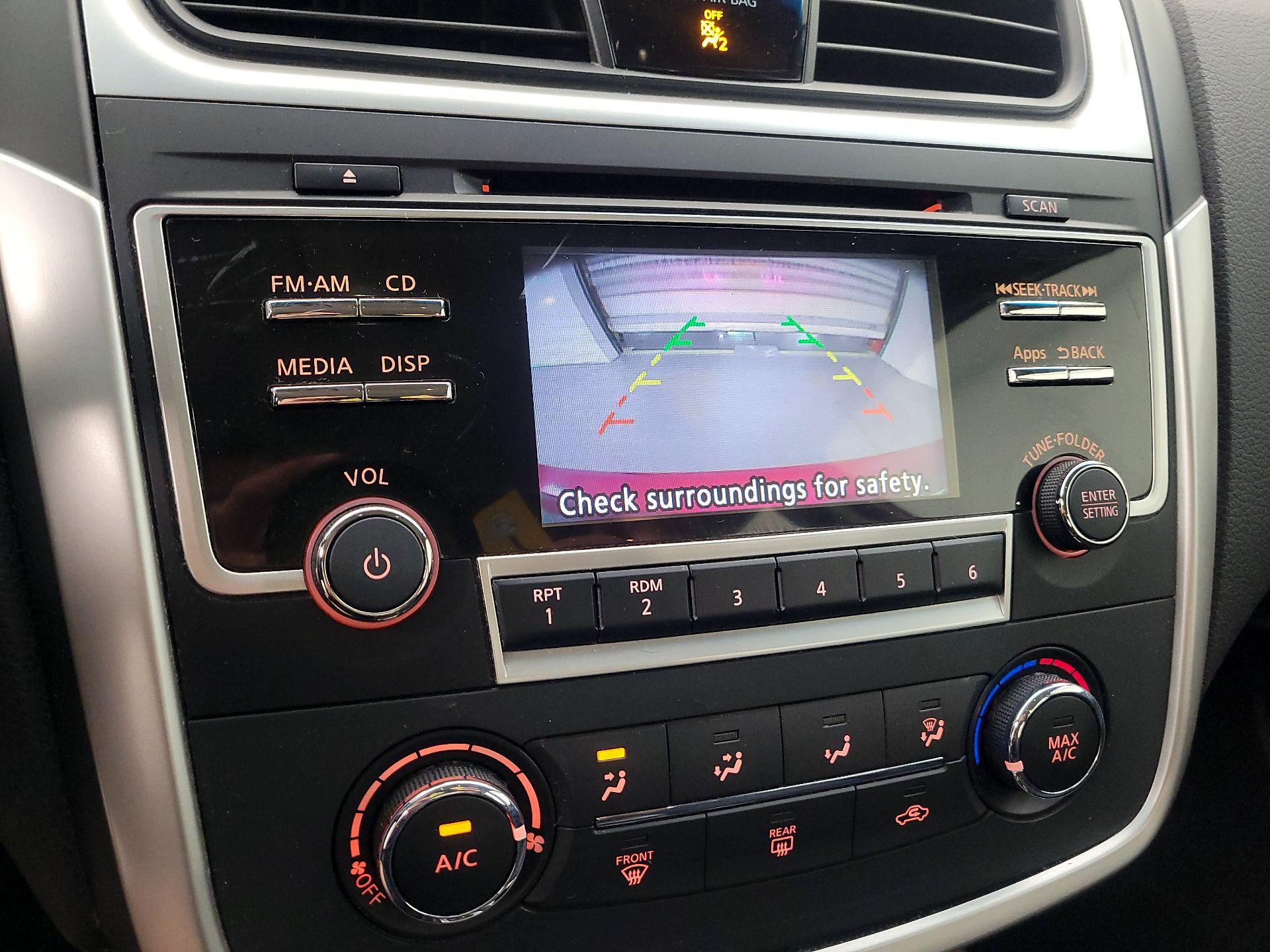 Thumbnail: 2016 Nissan Altima - 14