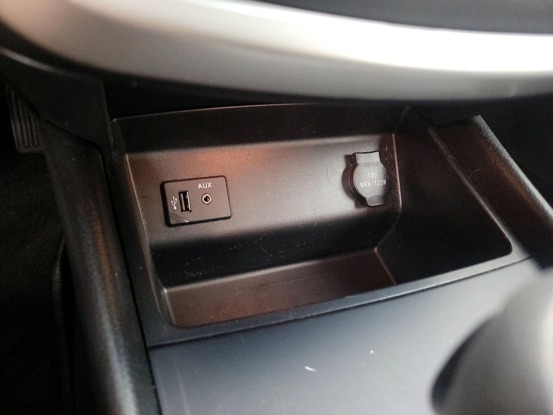 Thumbnail: 2016 Nissan Altima - 18