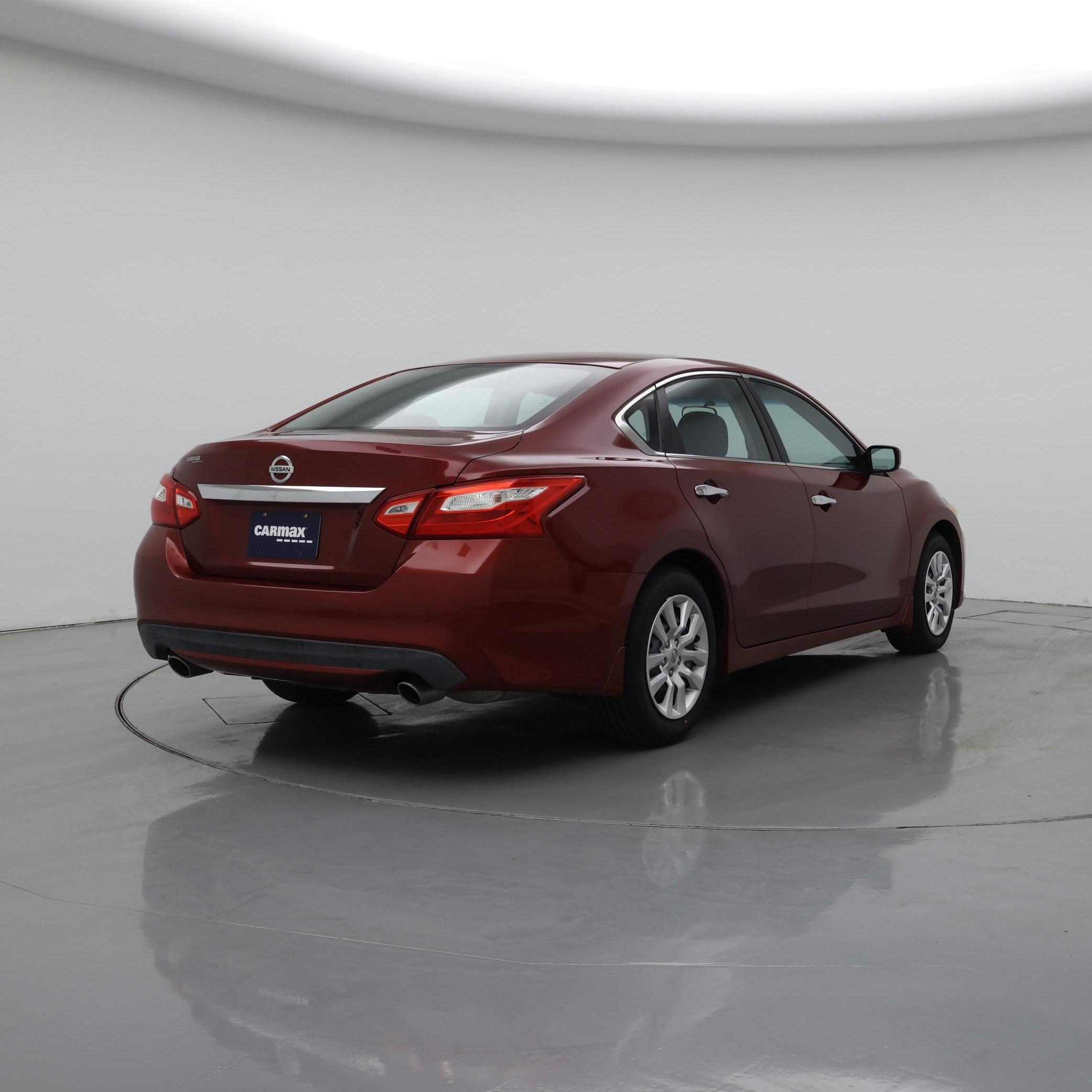 Thumbnail: 2016 Nissan Altima - 8