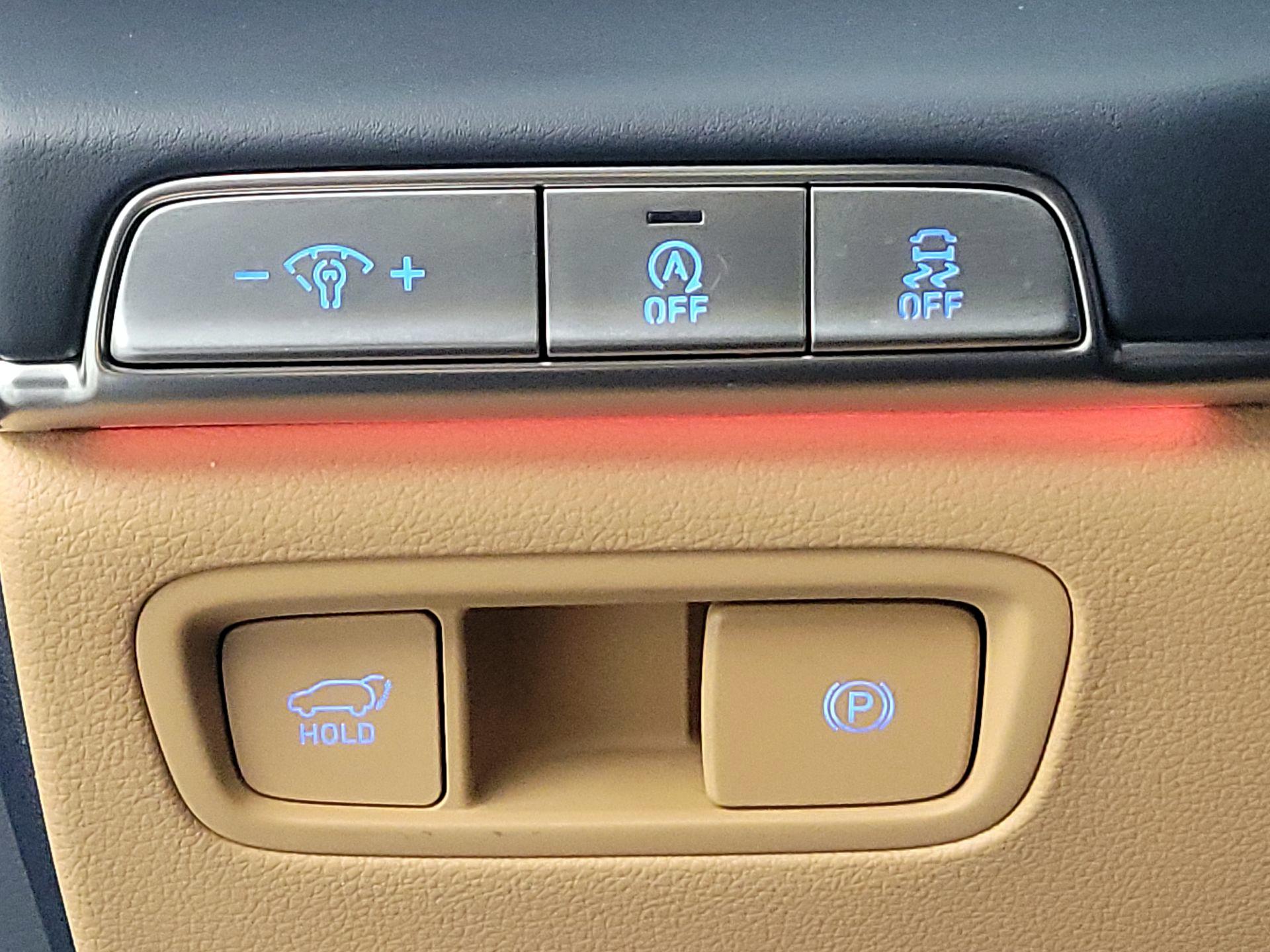 Thumbnail: 2023 Genesis GV80 - 13