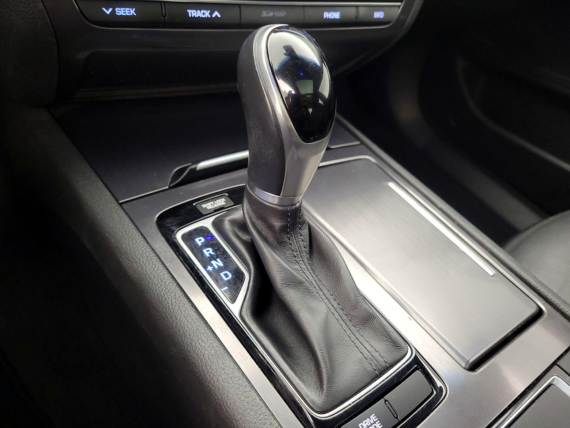 Thumbnail: 2016 Hyundai Genesis - 18