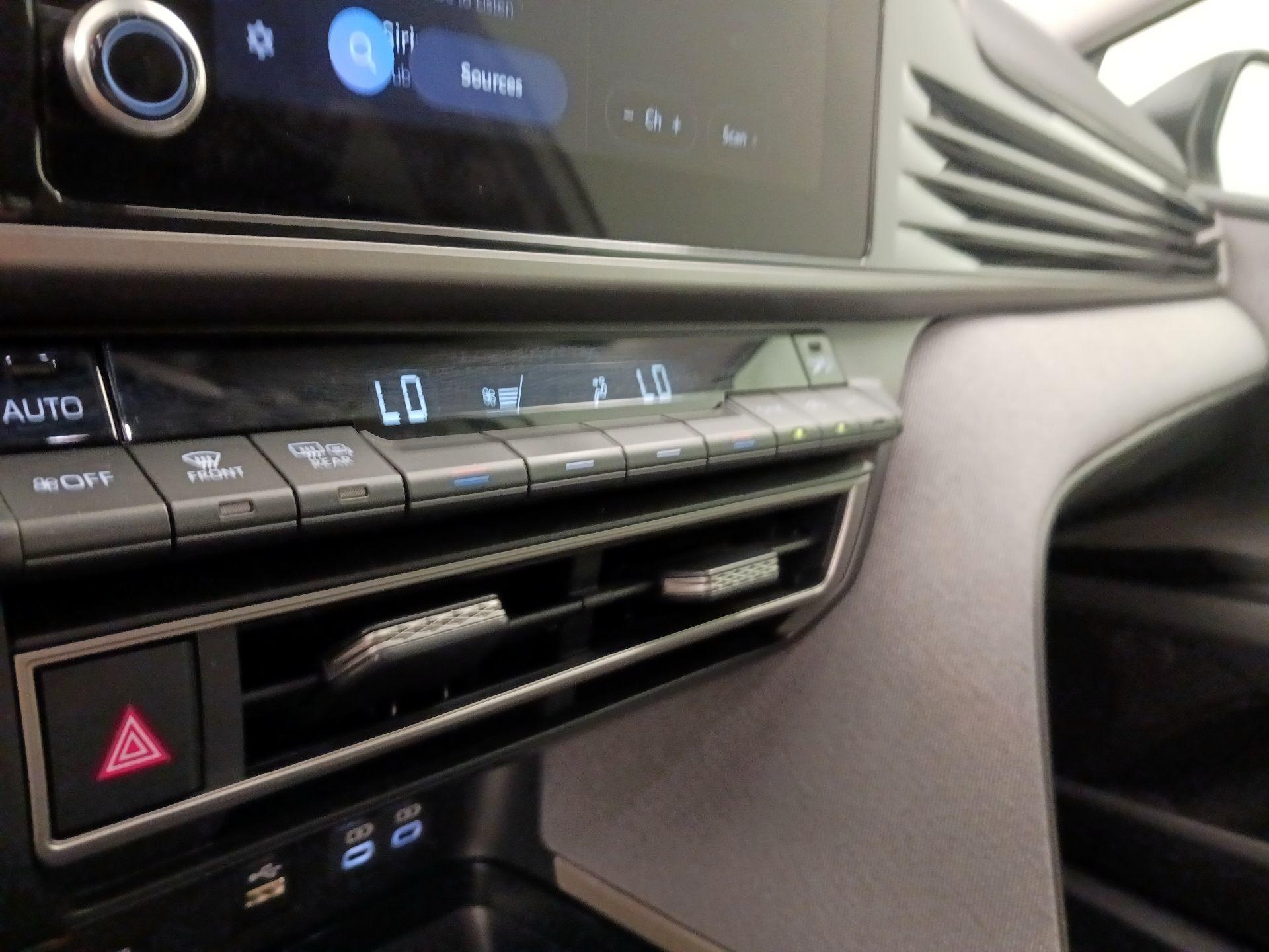 Thumbnail: 2025 Toyota Camry - 16