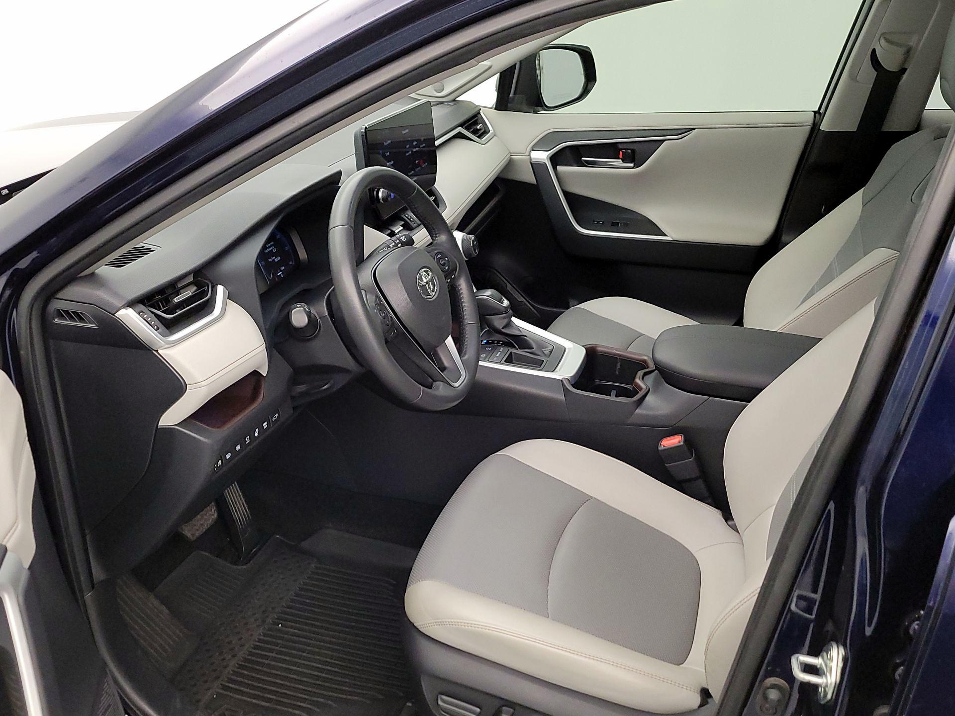 Thumbnail: 2023 Toyota RAV4 - 11