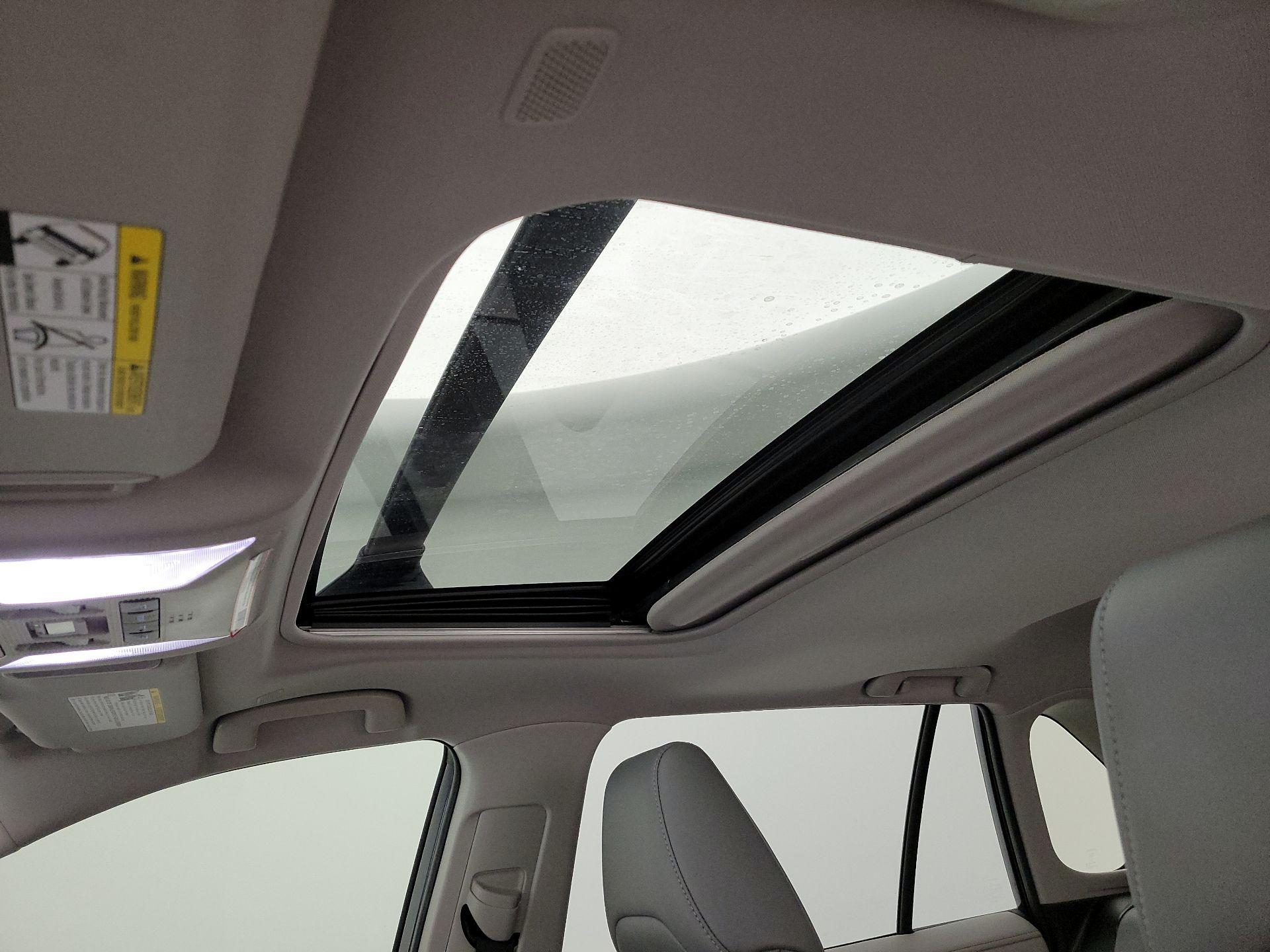 Thumbnail: 2023 Toyota RAV4 - 19