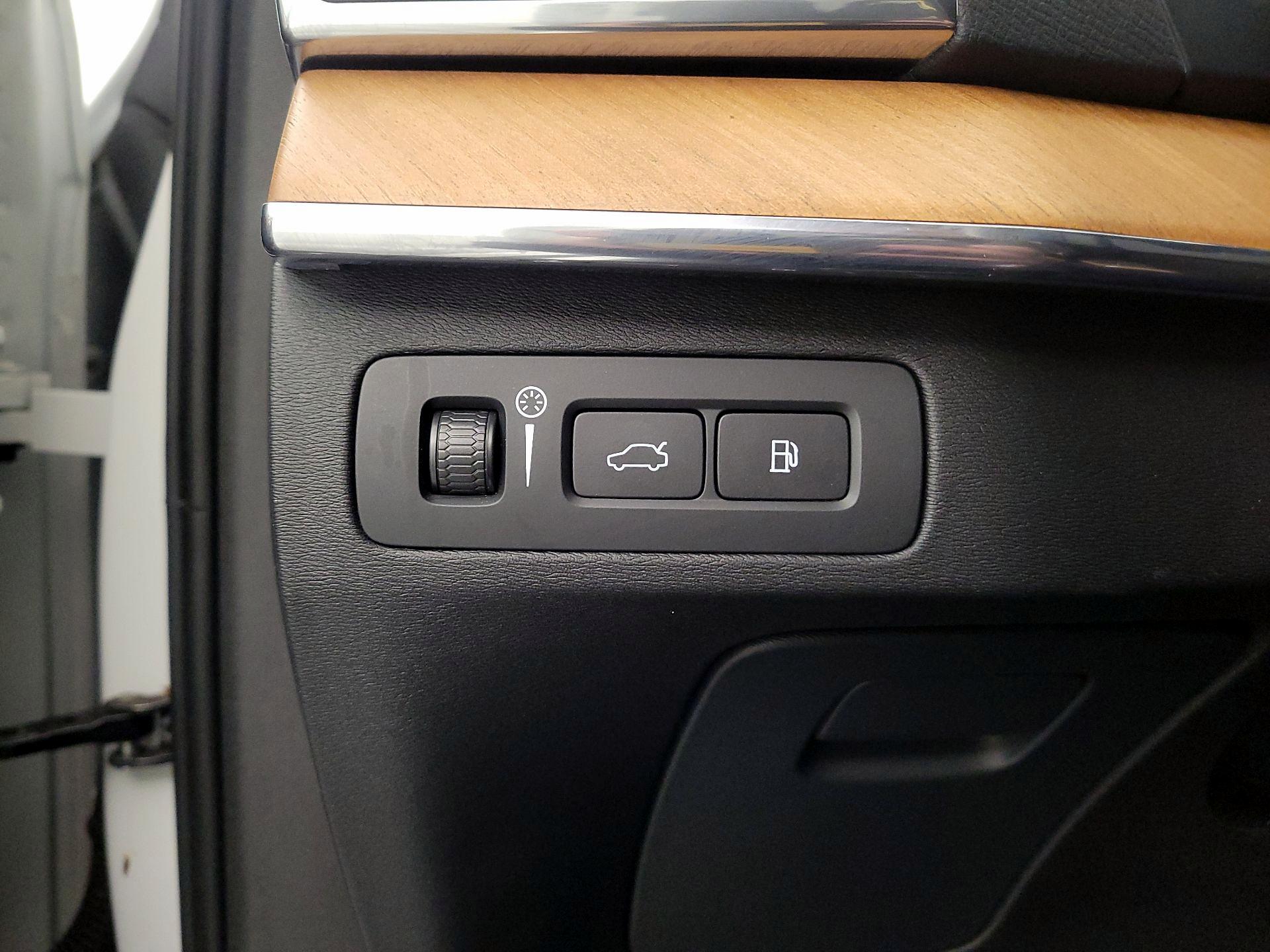 Thumbnail: 2021 Volvo XC90 - 13