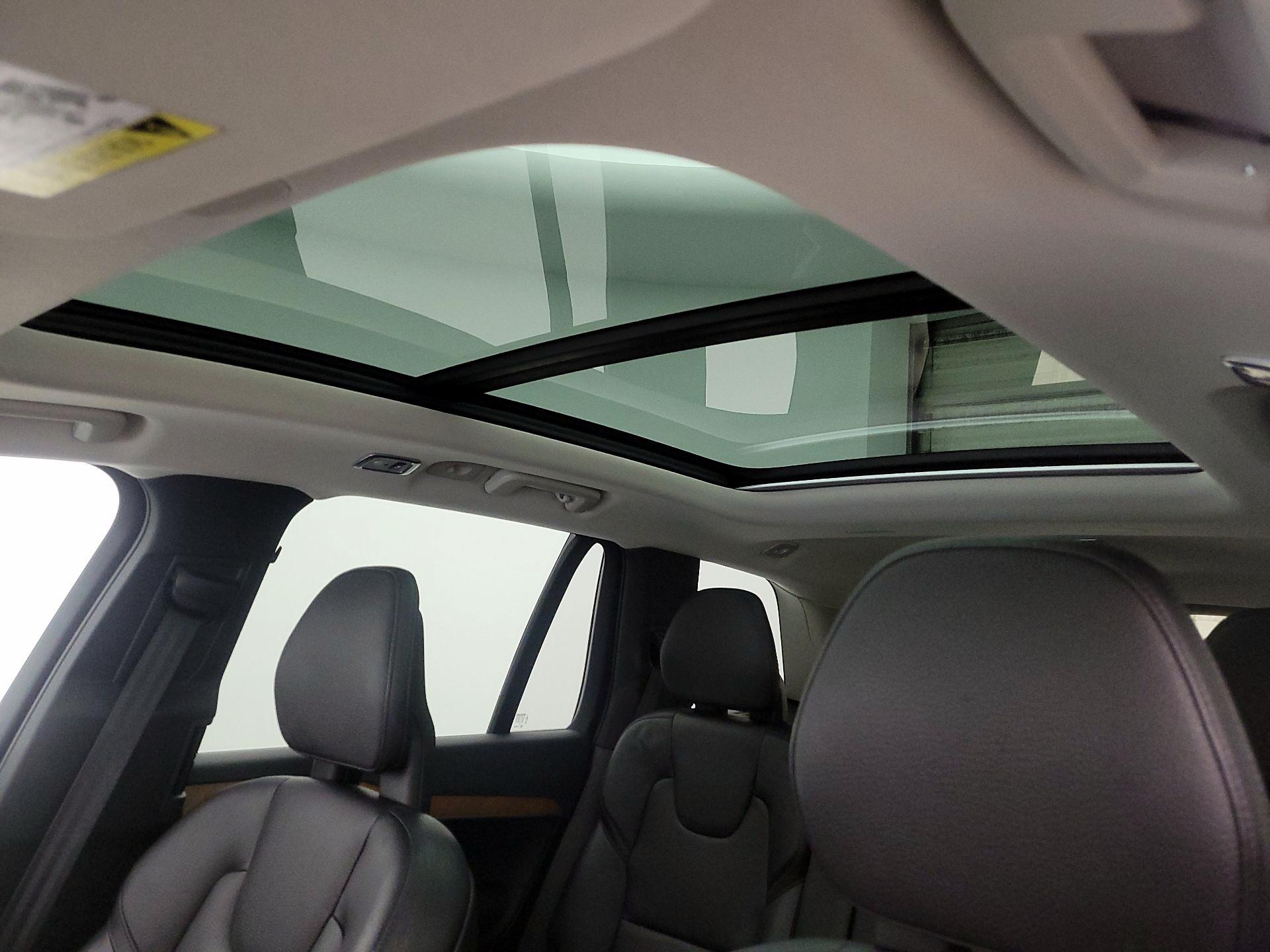 Thumbnail: 2021 Volvo XC90 - 20