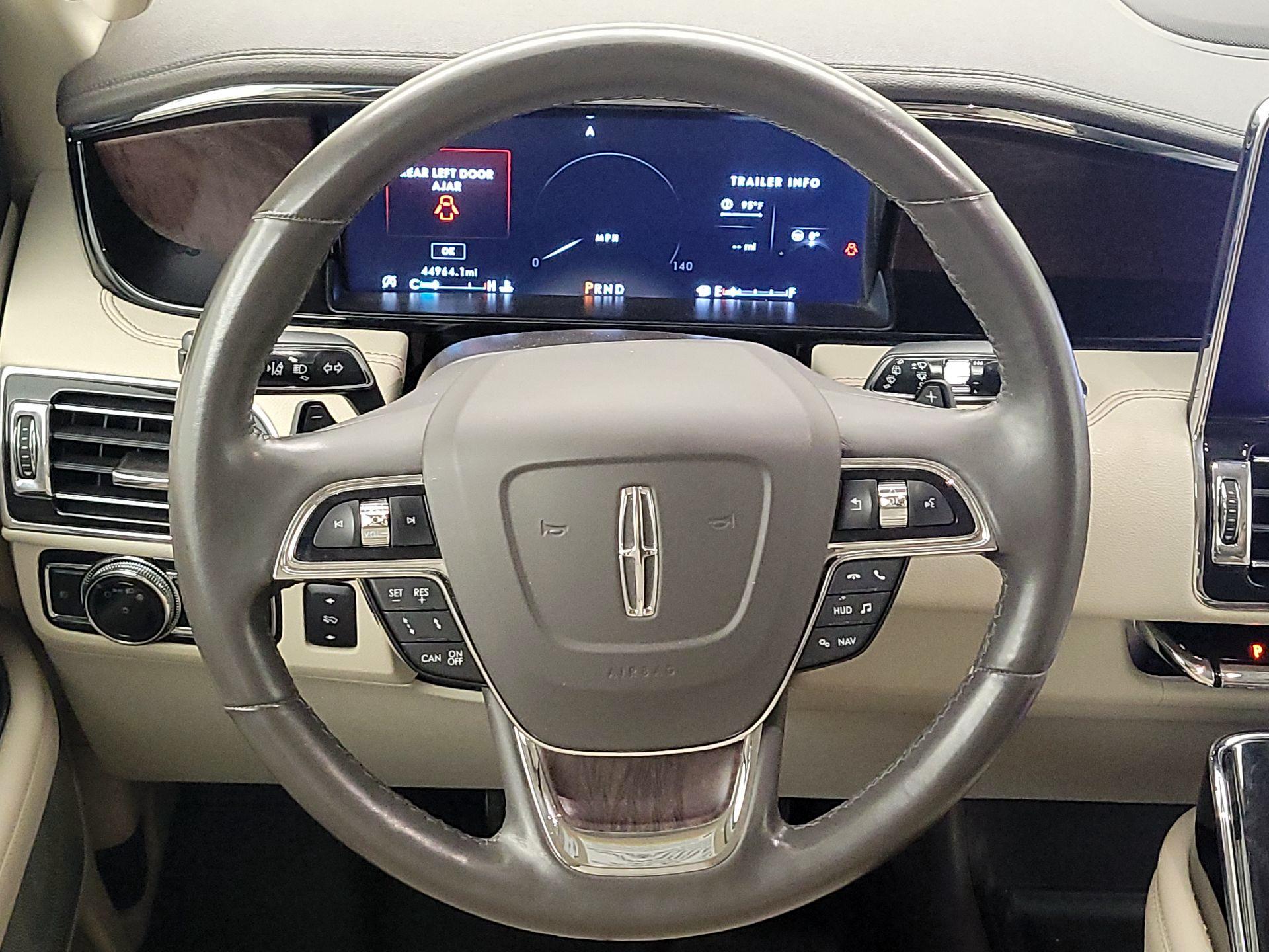 Thumbnail: 2019 Lincoln Navigator L - 10