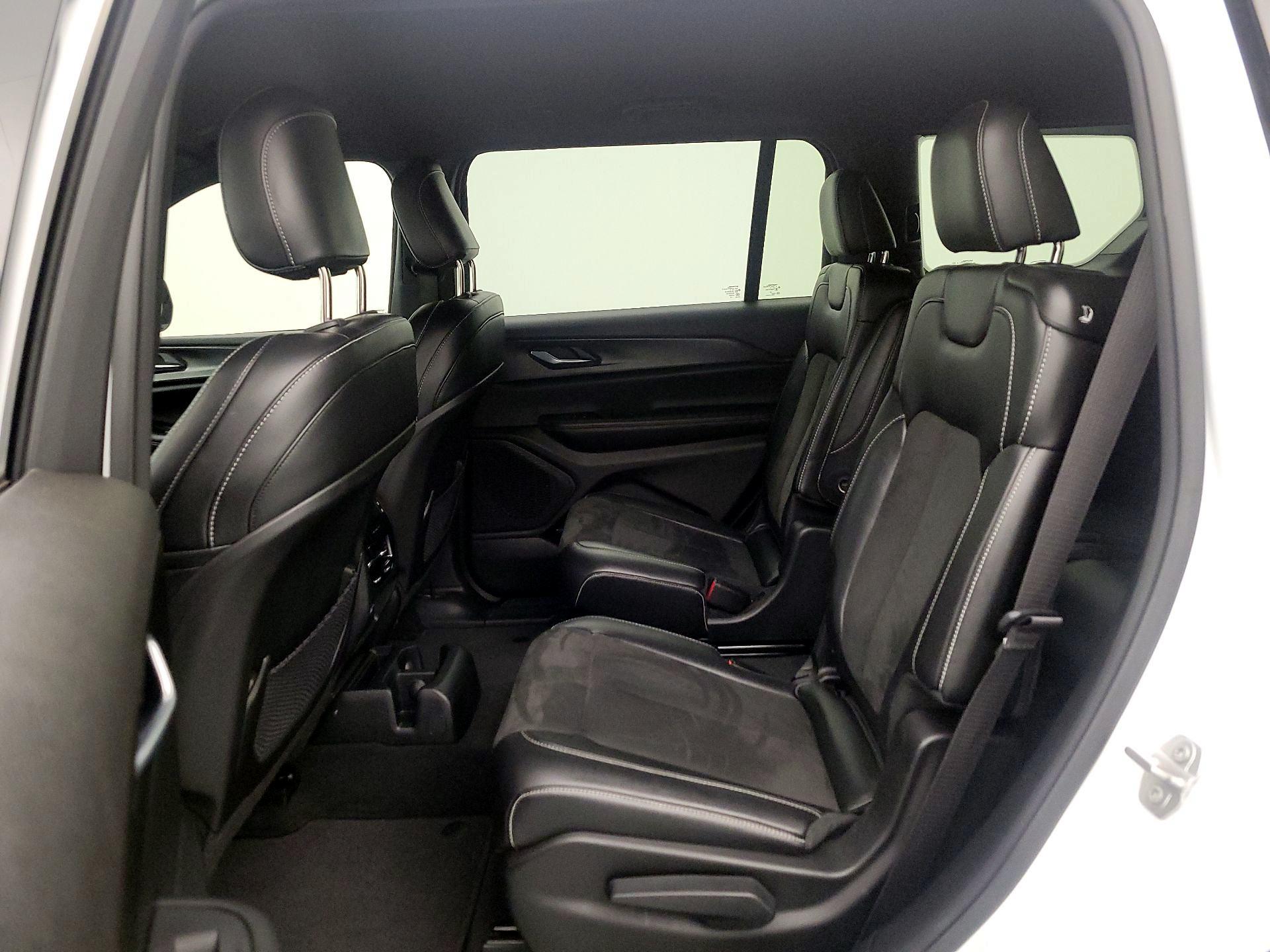 Thumbnail: 2023 Jeep Grand Cherokee L - 19