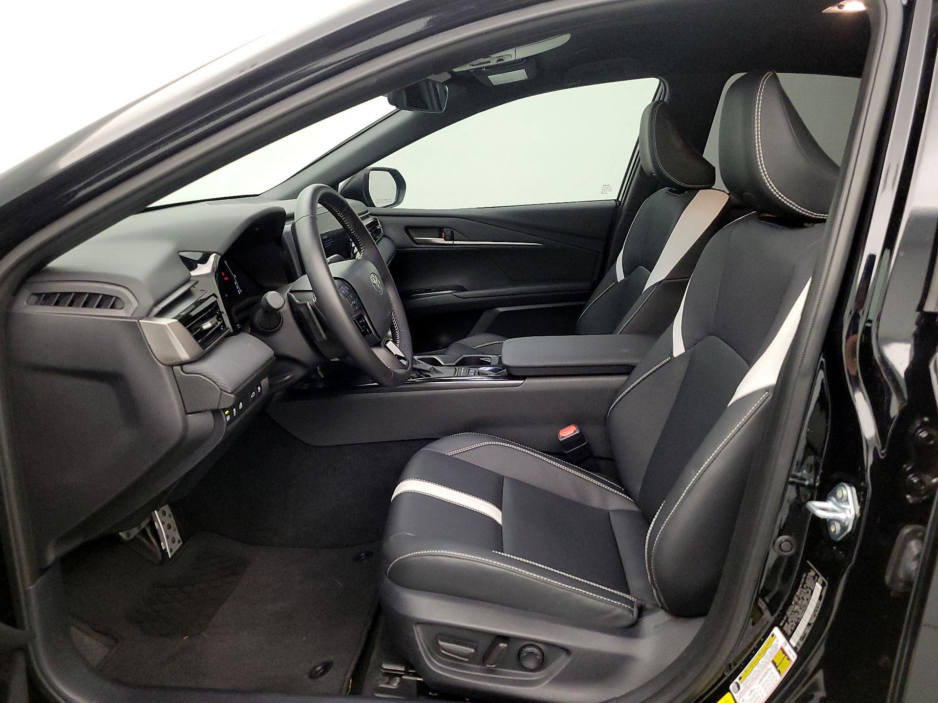 Thumbnail: 2025 Toyota Camry - 11