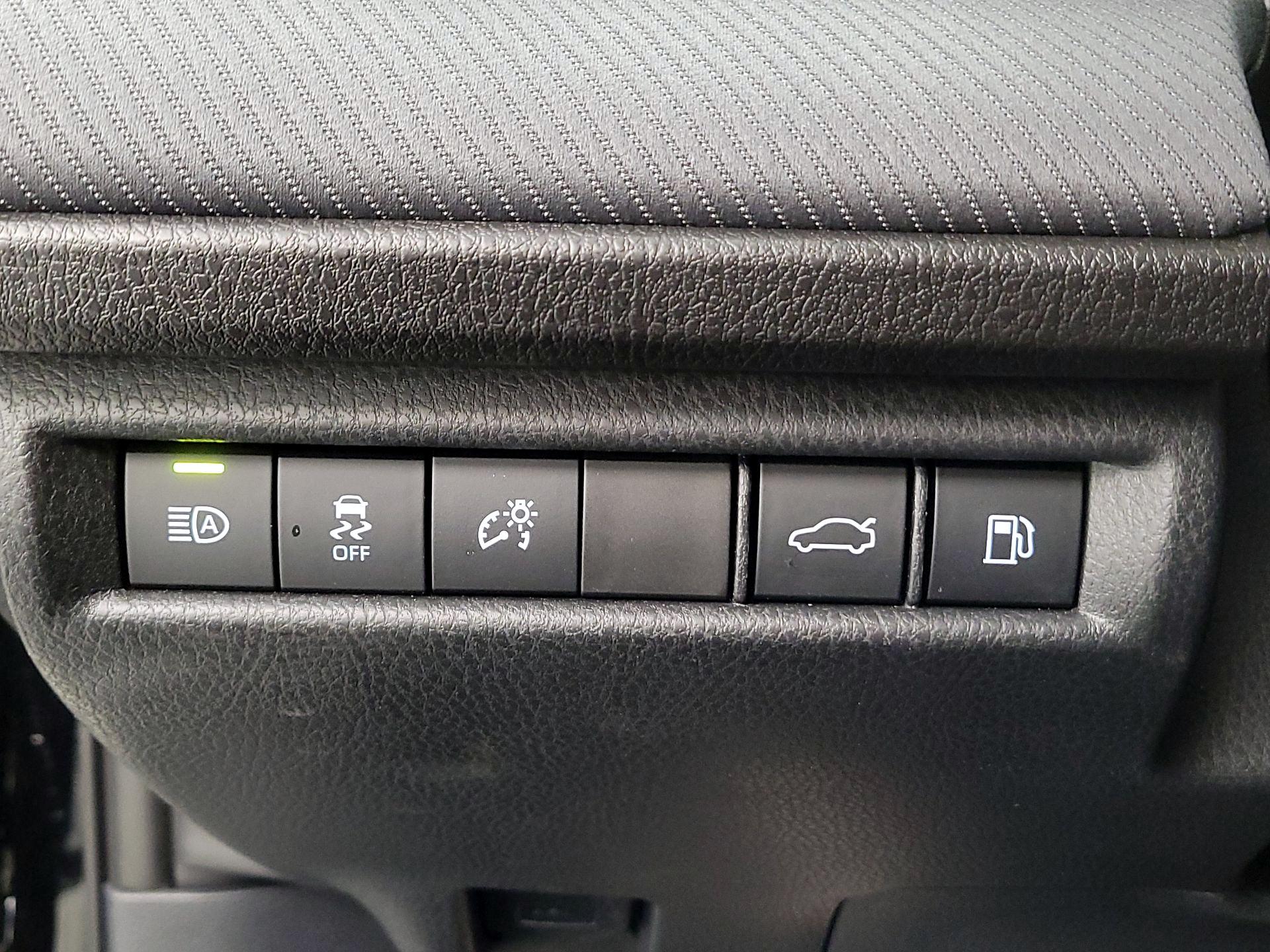 Thumbnail: 2025 Toyota Camry - 13