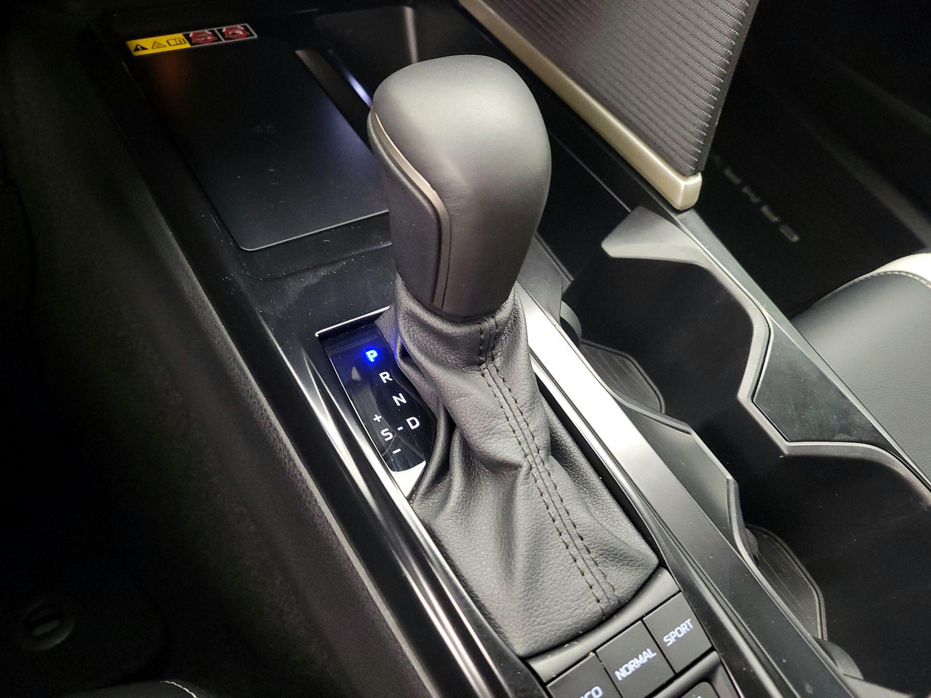 Thumbnail: 2025 Toyota Camry - 17