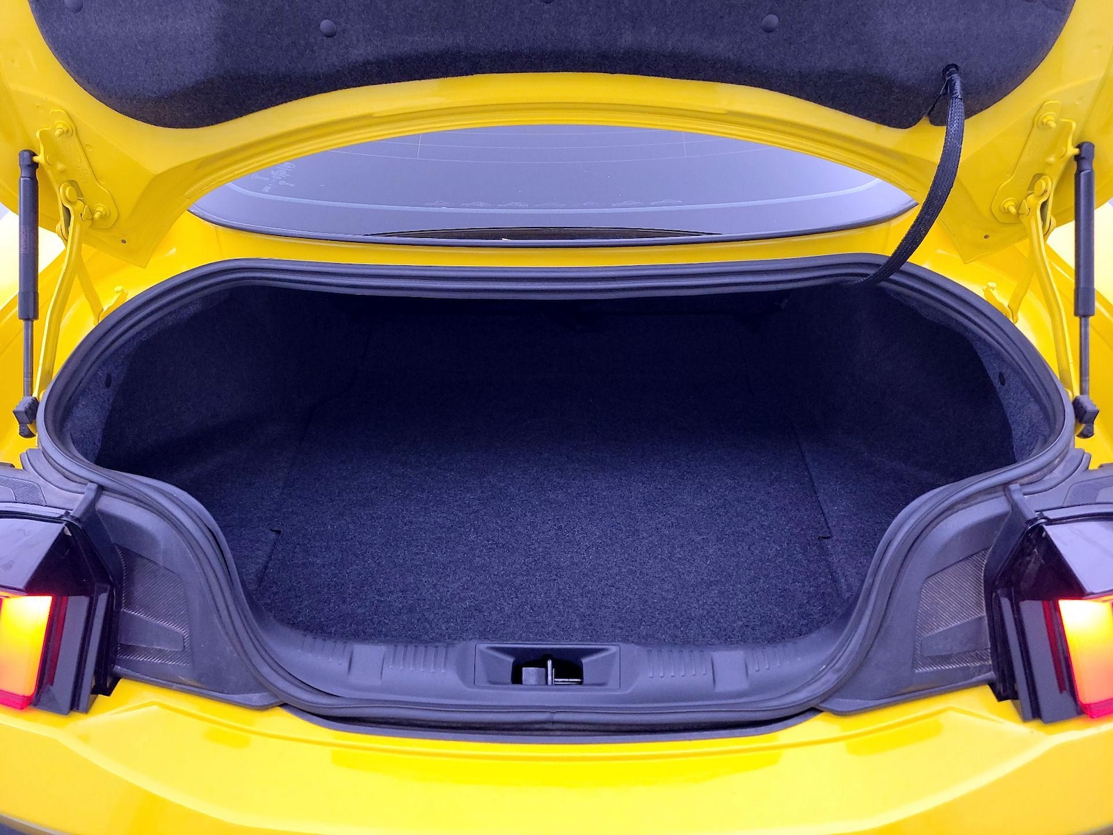 2024 Ford Mustang EcoBoost - Photo 21