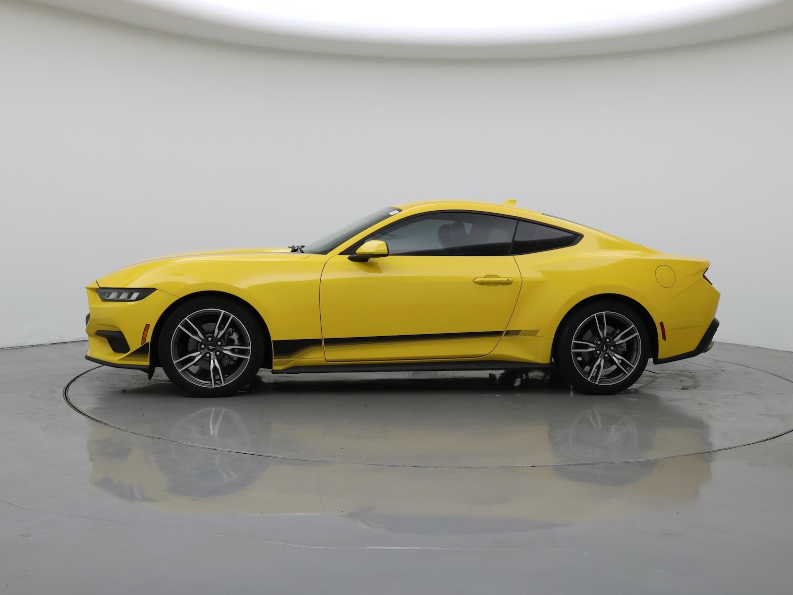 2024 Ford Mustang EcoBoost - Photo 4