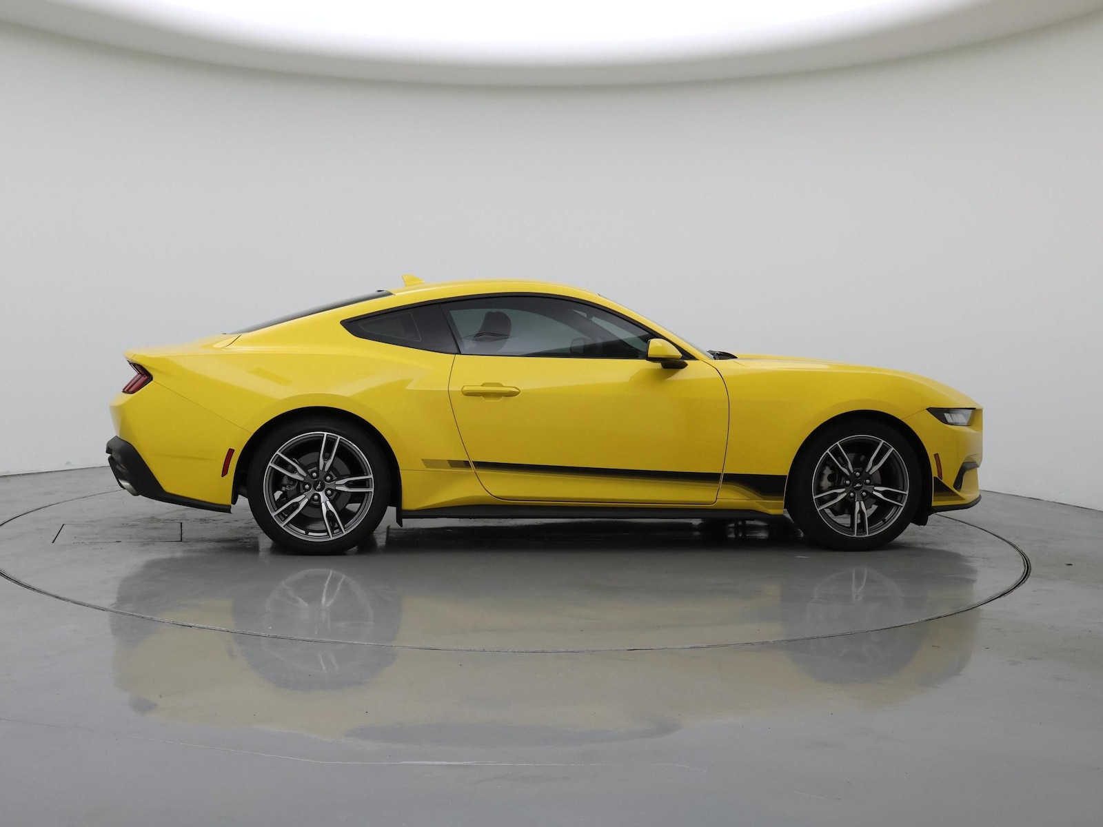 2024 Ford Mustang EcoBoost - Photo 8