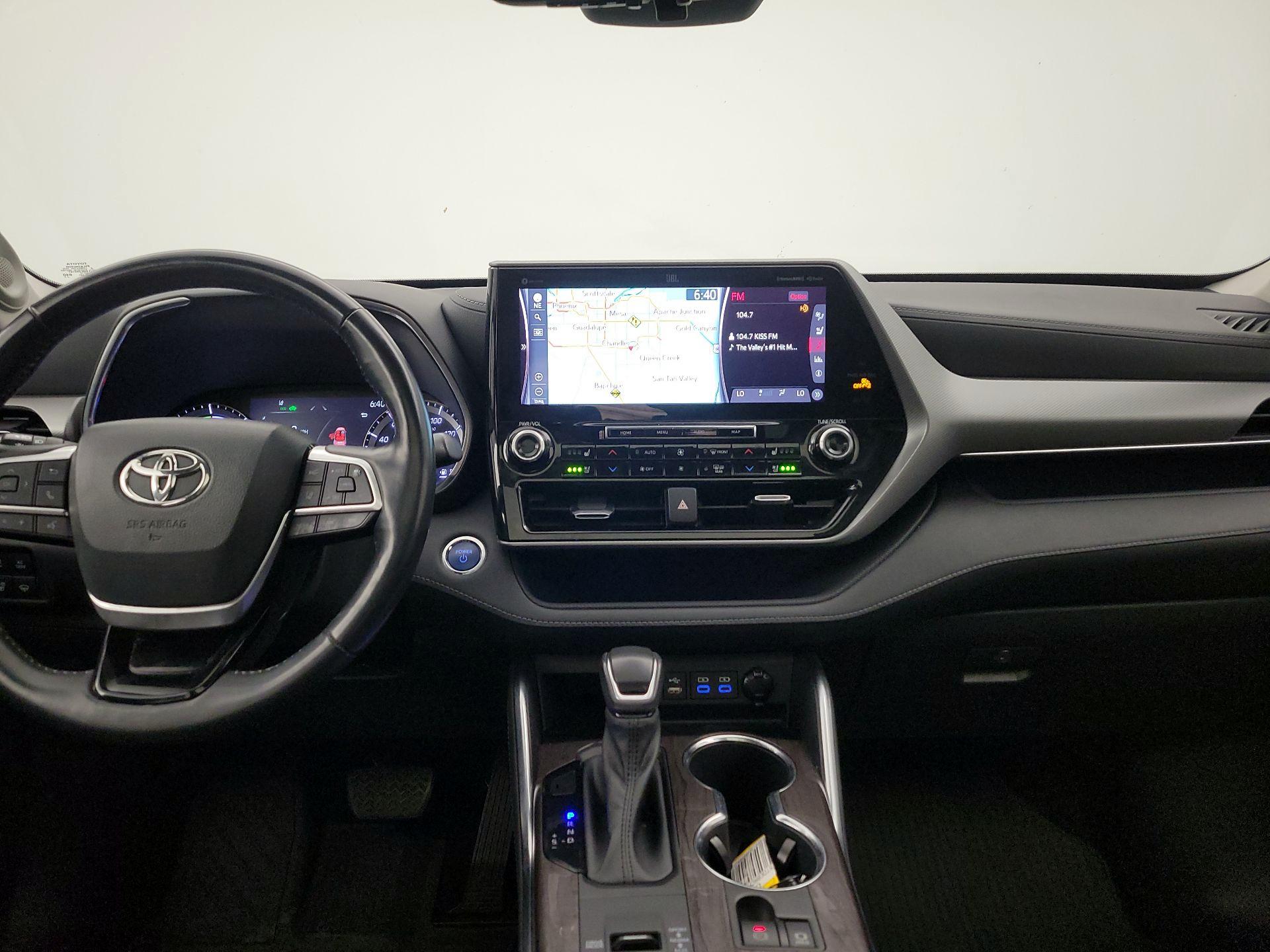 Thumbnail: 2022 Toyota Highlander - 9