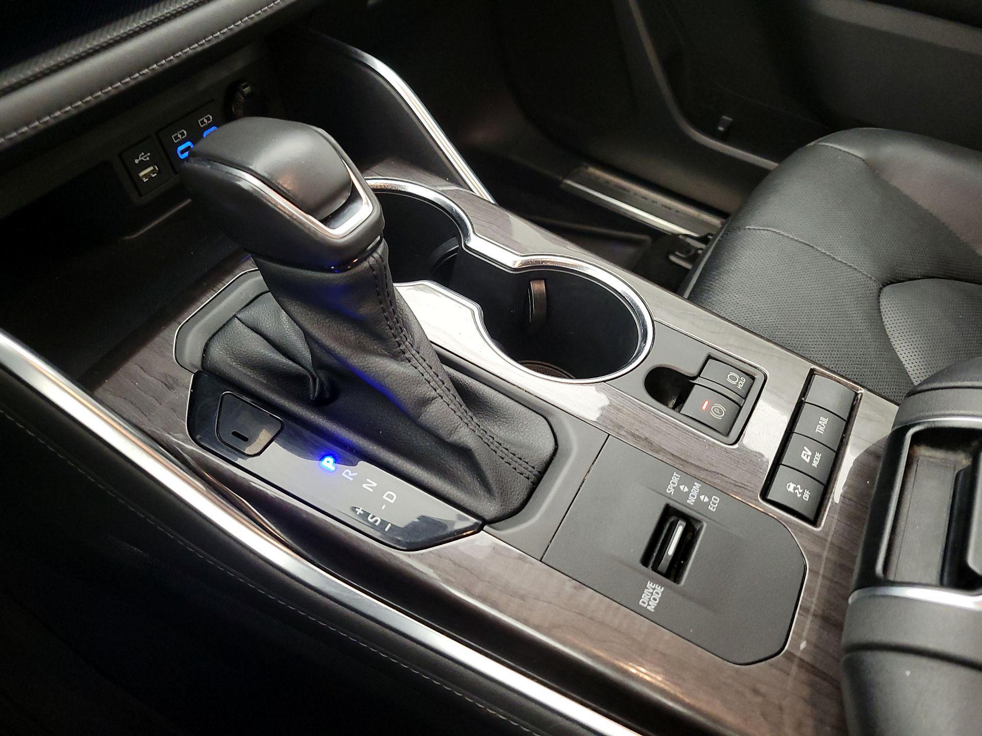 Thumbnail: 2022 Toyota Highlander - 18