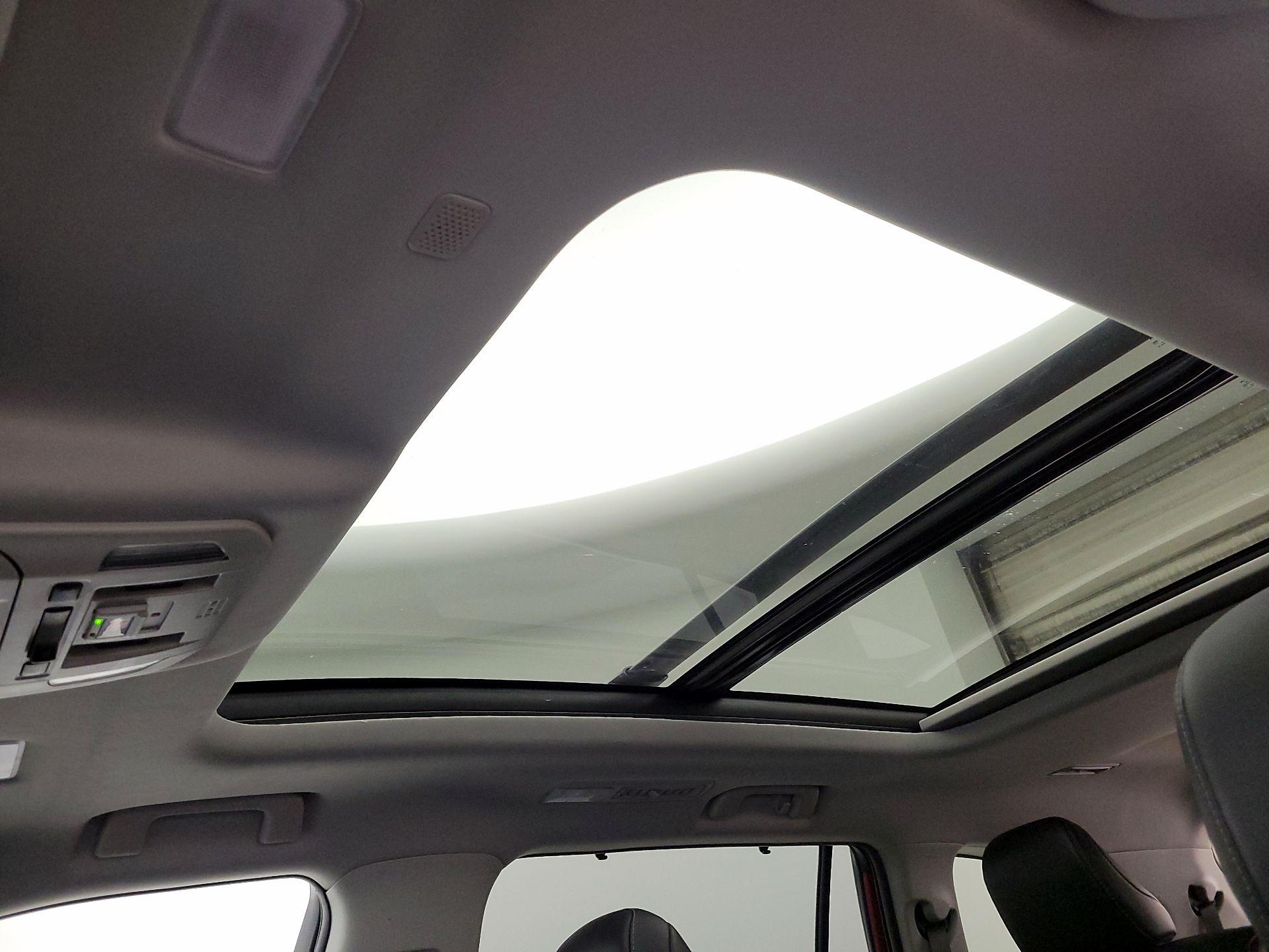 Thumbnail: 2022 Toyota Highlander - 20