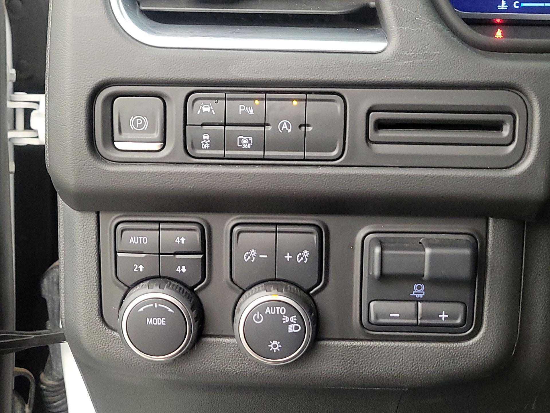 Thumbnail: 2023 Chevrolet Suburban - 13